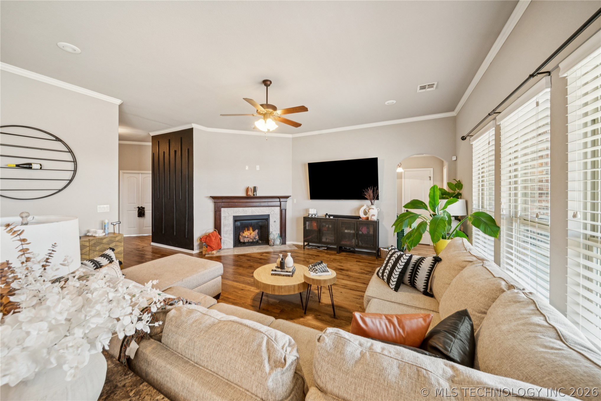 1623 E Fulton Place Property Photo 8