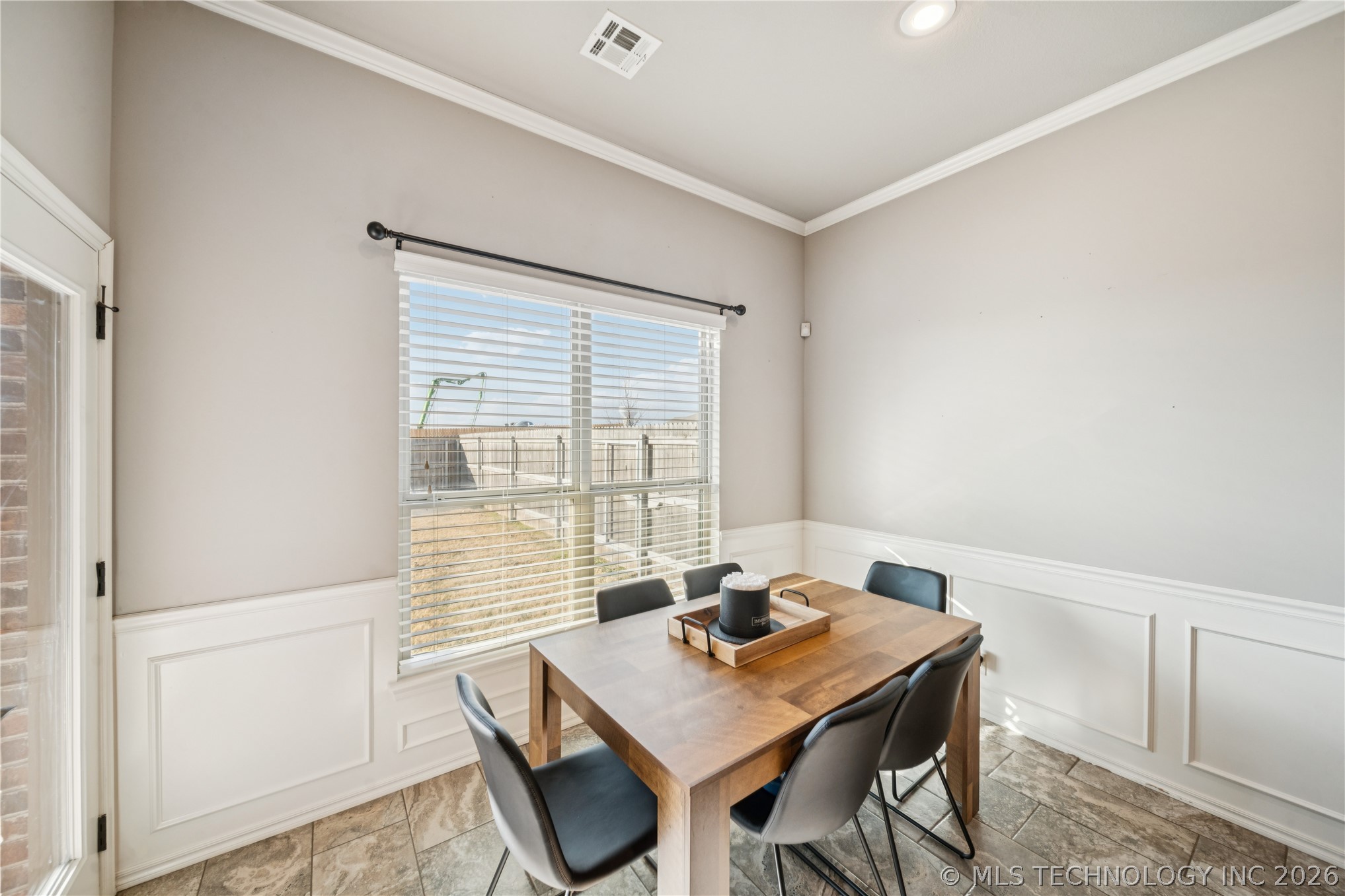 1623 E Fulton Place Property Photo 10