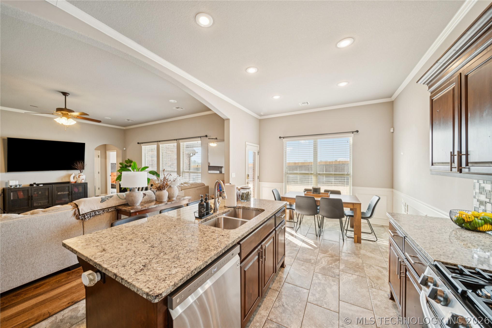 1623 E Fulton Place Property Photo 15