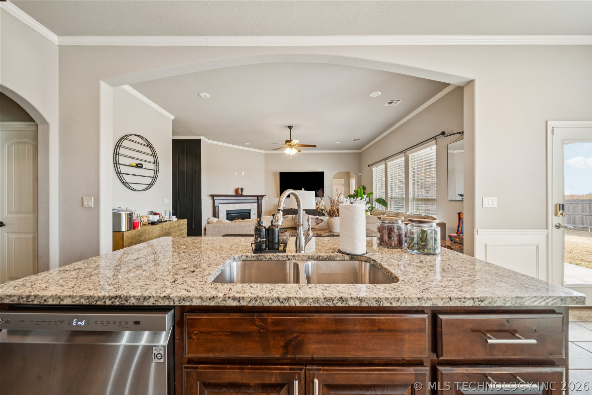 1623 E Fulton Place Property Photo 17