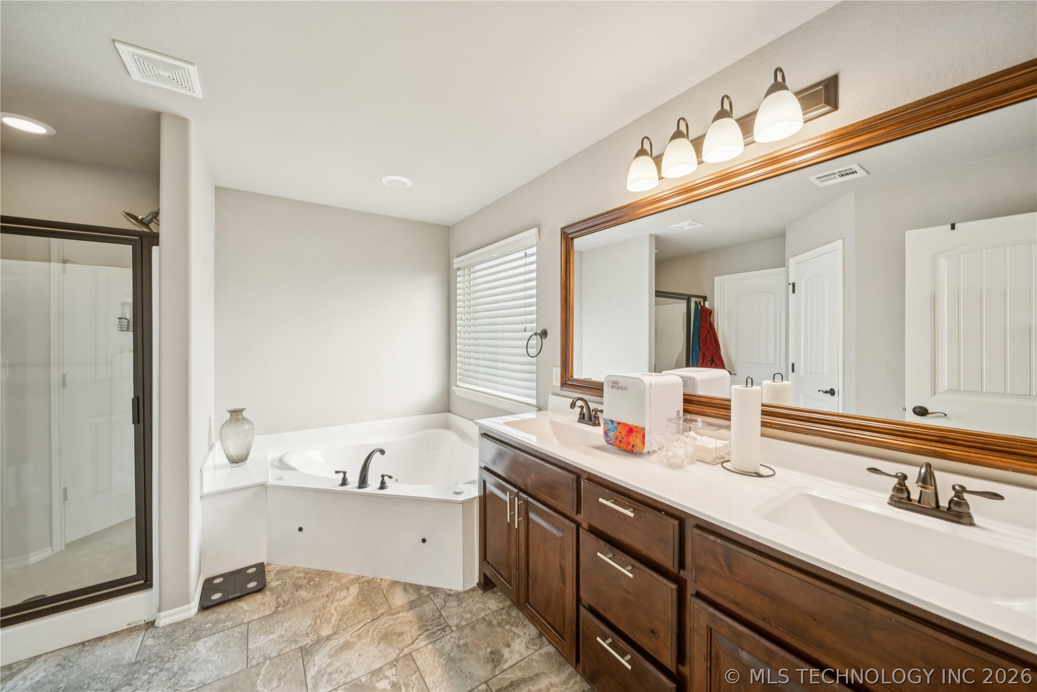 1623 E Fulton Place Property Photo 24