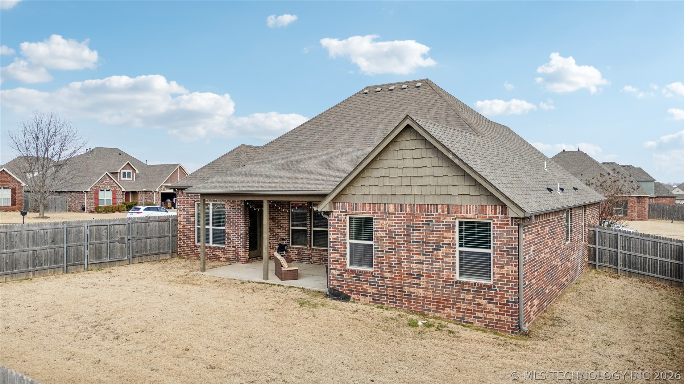 1623 E Fulton Place Property Photo 35