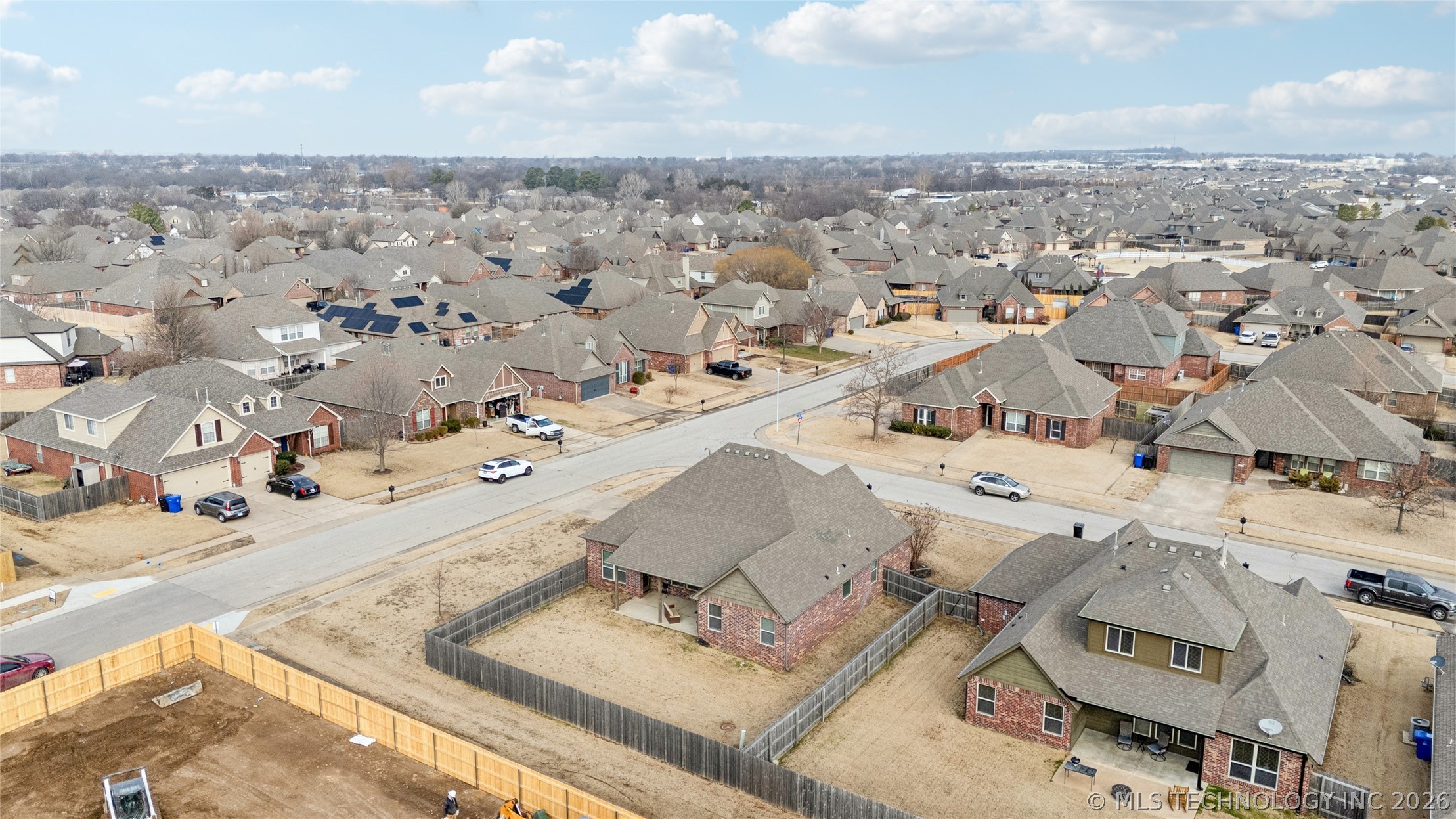 1623 E Fulton Place Property Photo 36