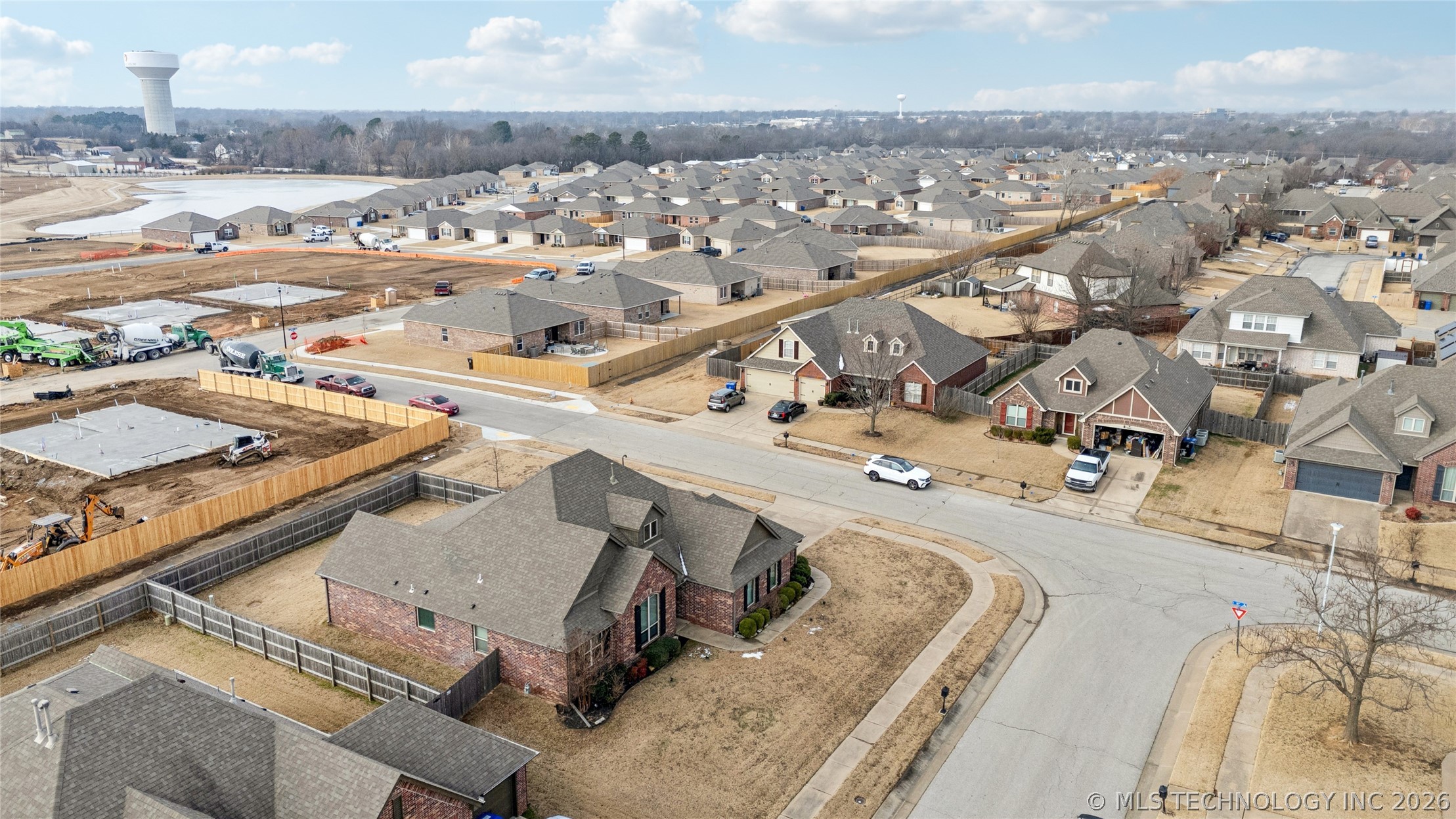 1623 E Fulton Place Property Photo 38