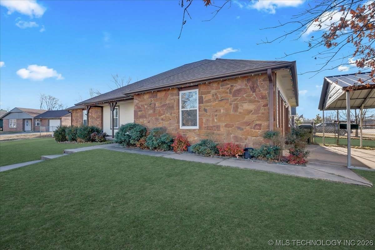 2010 S Missouri Avenue Property Photo 2