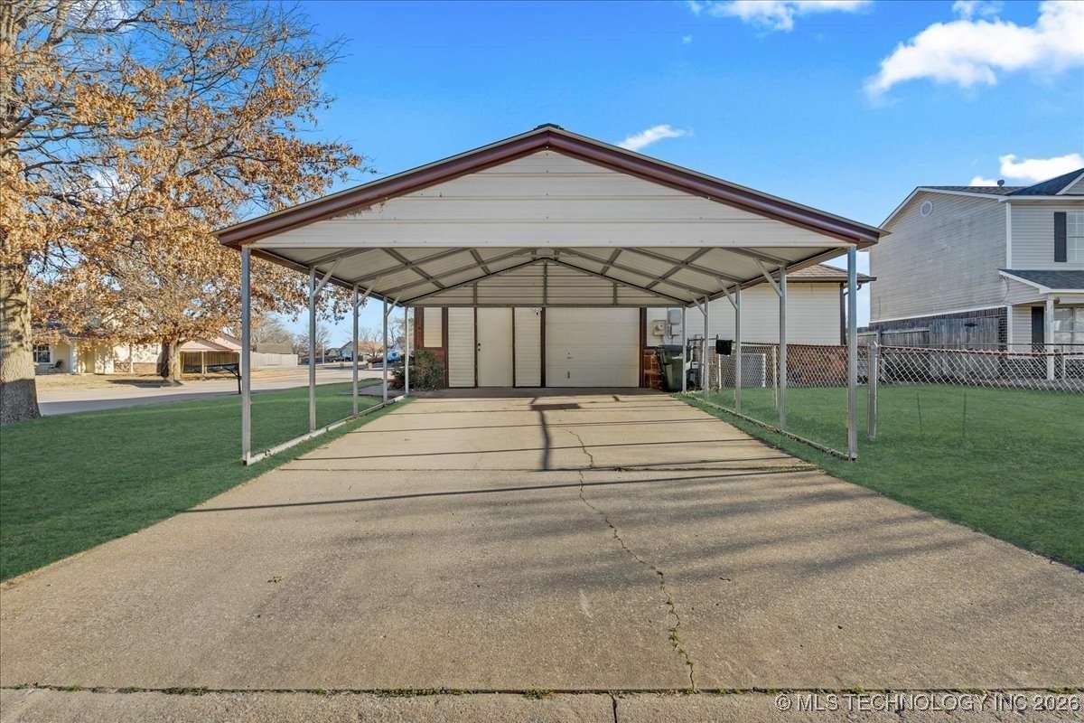 2010 S Missouri Avenue Property Photo 3