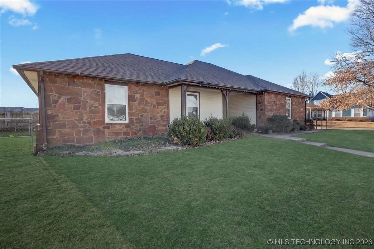 2010 S Missouri Avenue Property Photo 4