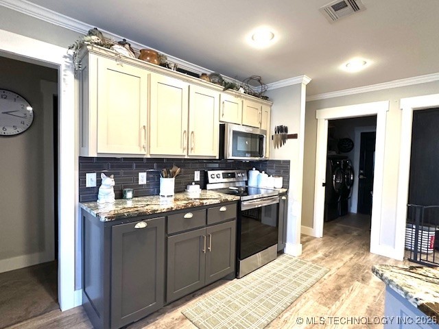 3806 Club View Drive Property Photo 6