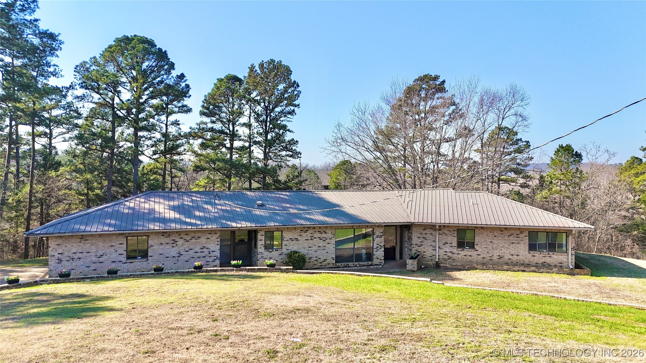 48380 Caughern Lane Property Photo 2