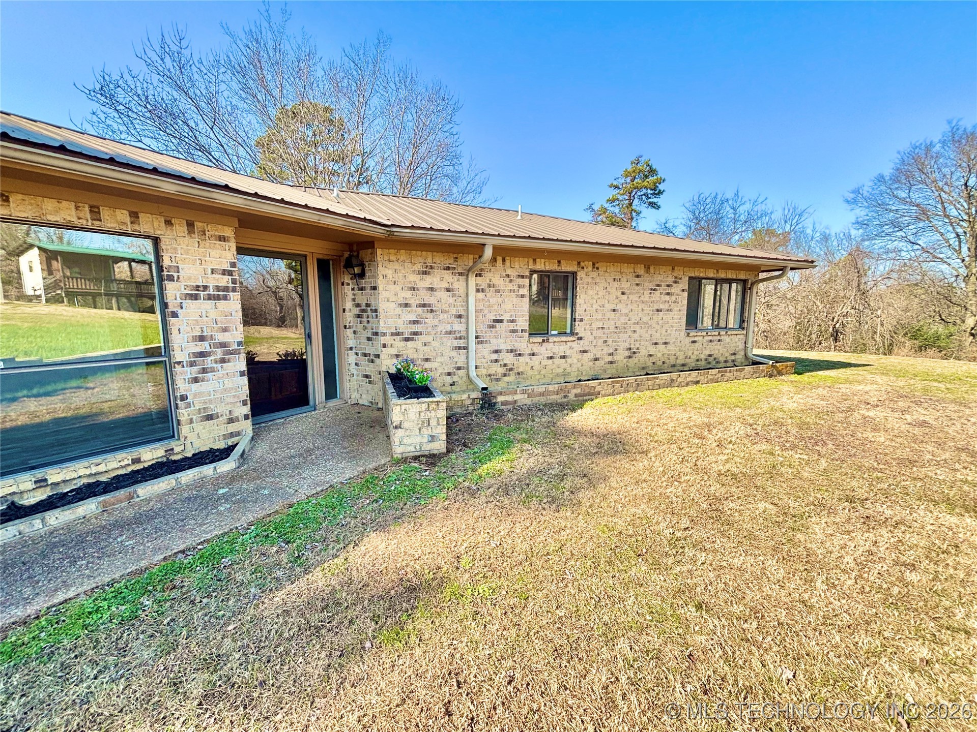 48380 Caughern Lane Property Photo 4