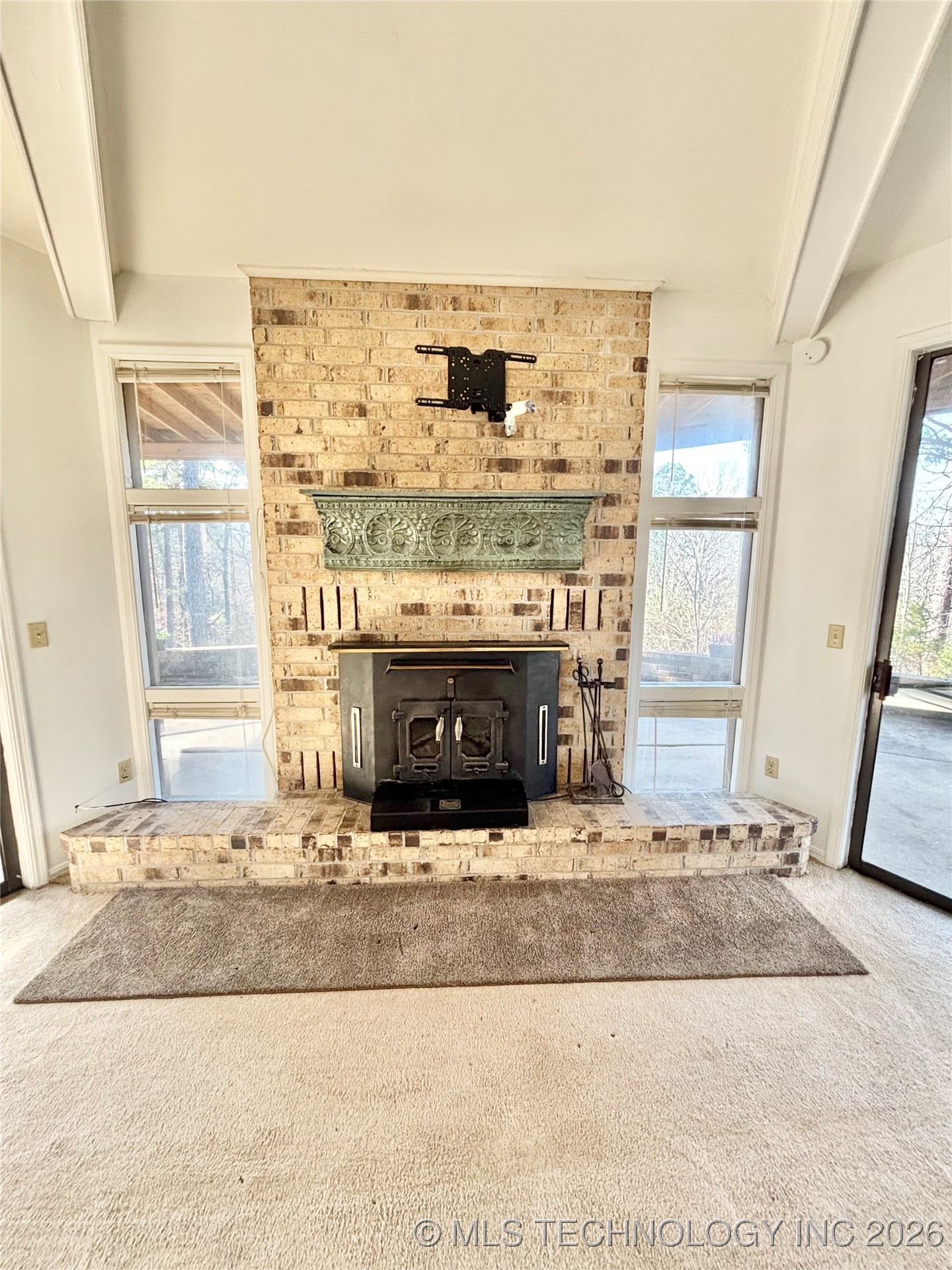 48380 Caughern Lane Property Photo 8