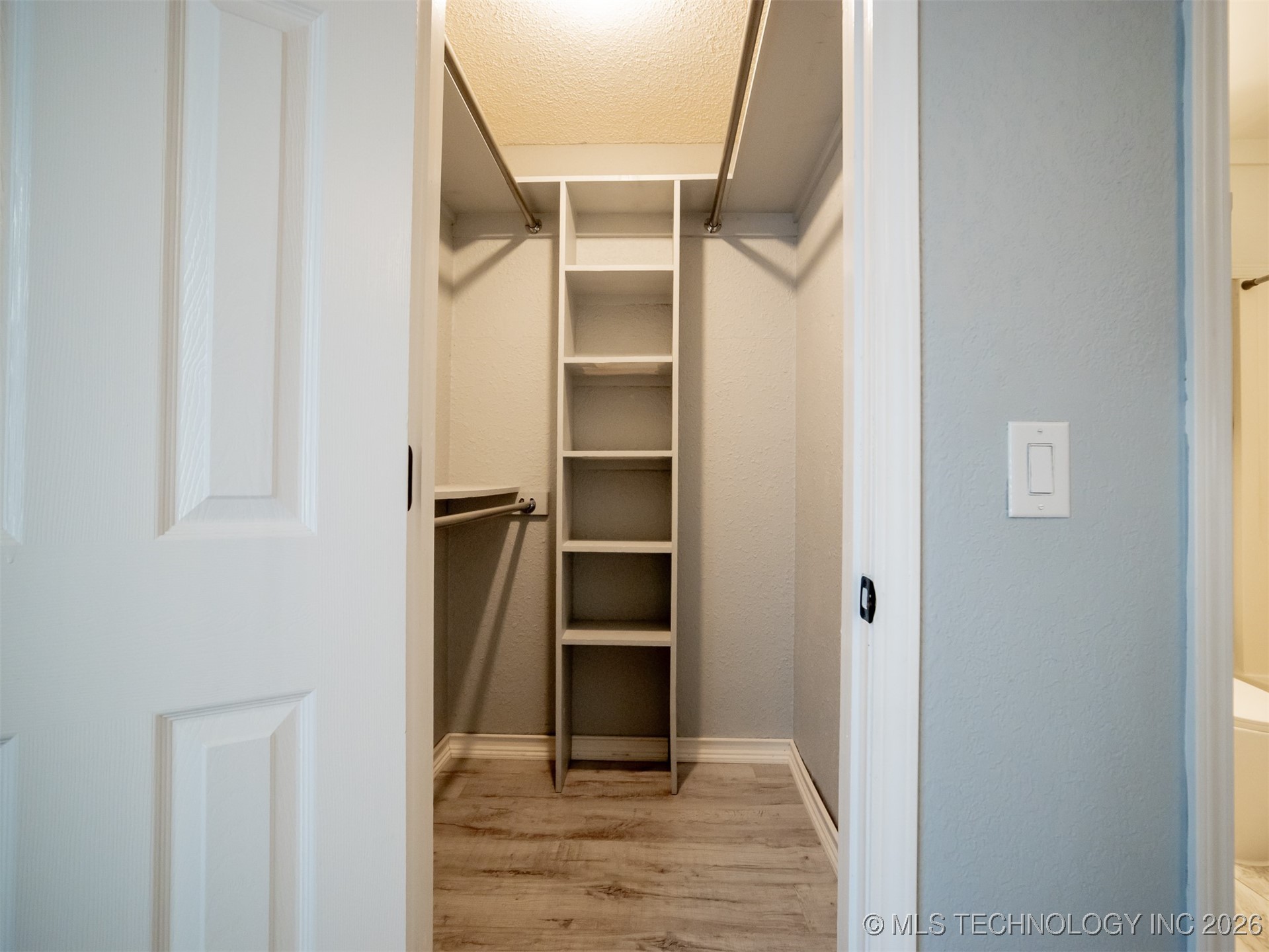 1753 S Pine Avenue Property Photo 7