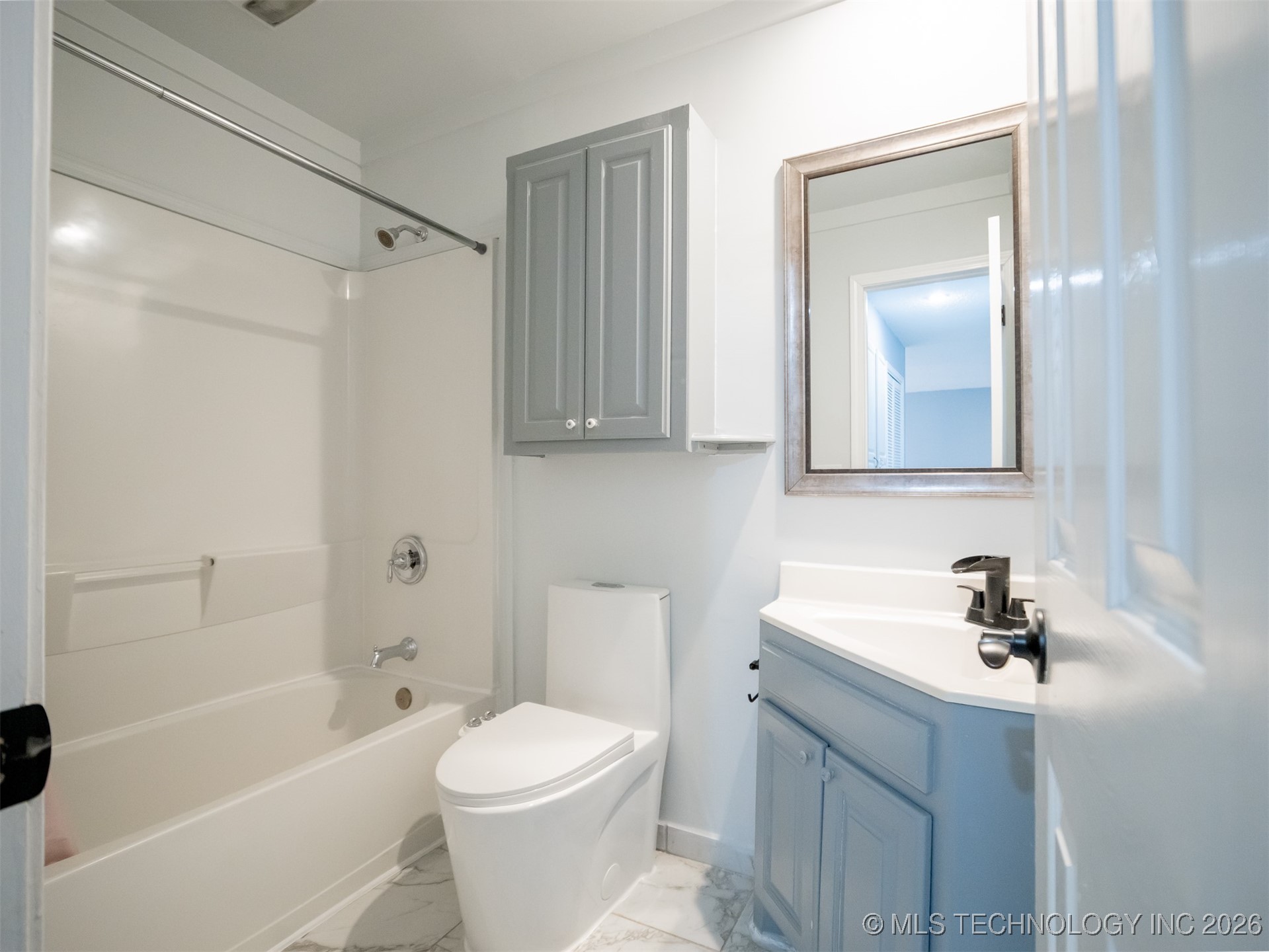 1753 S Pine Avenue Property Photo 10