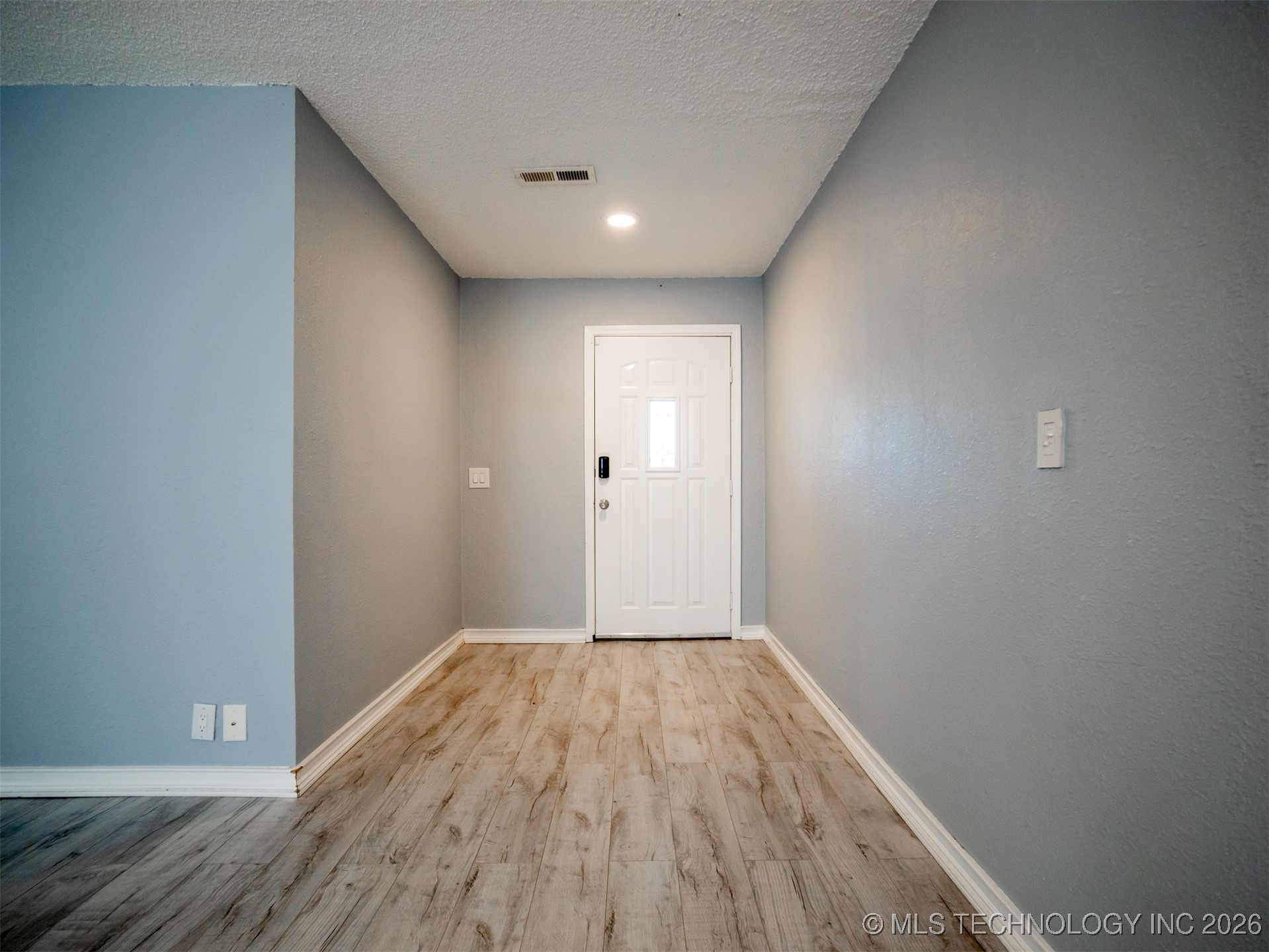 1753 S Pine Avenue Property Photo 17