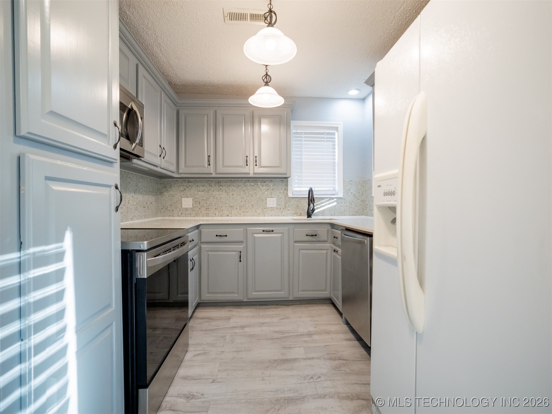 1753 S Pine Avenue Property Photo 21