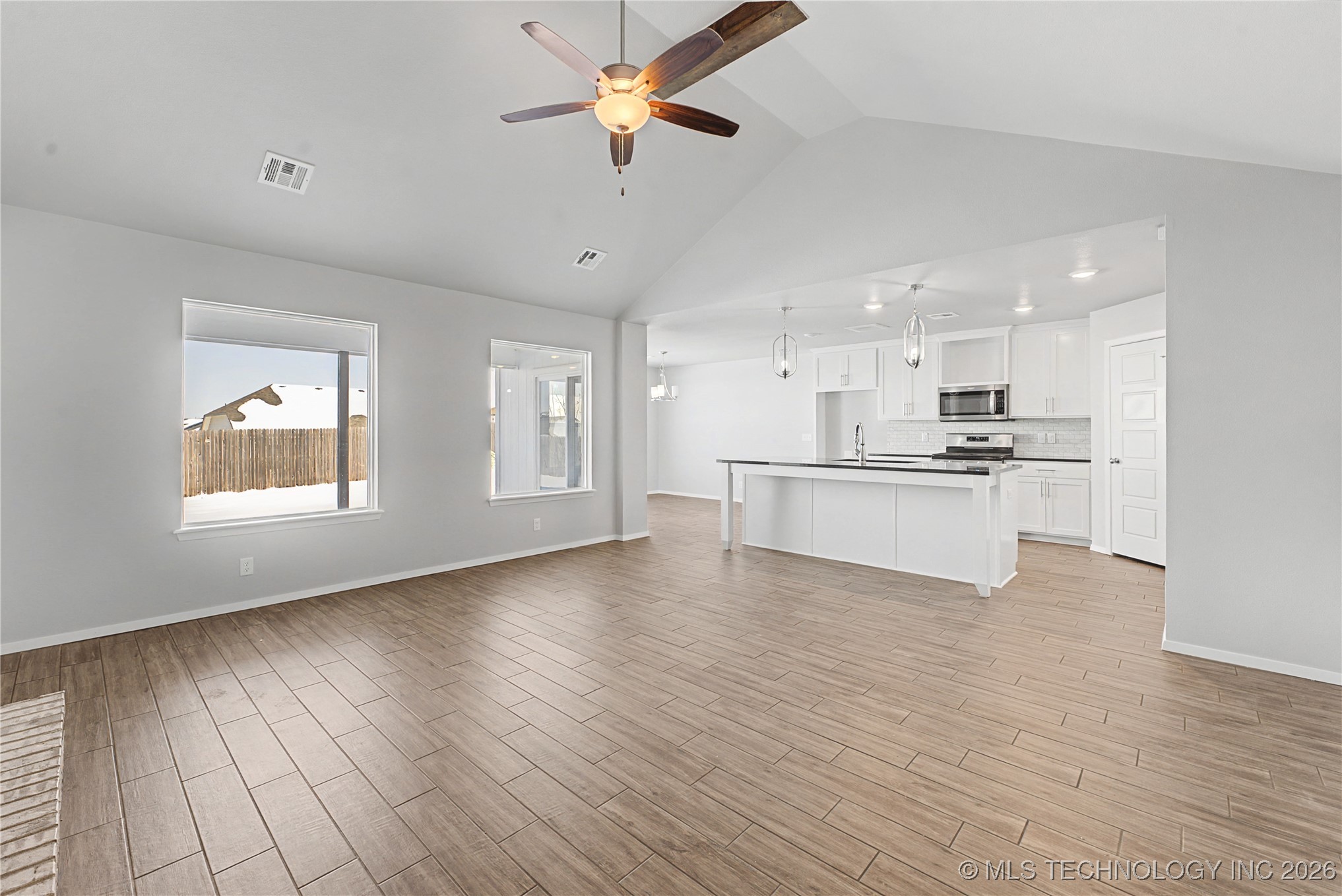 2912 W Charlotte Street Property Photo 7