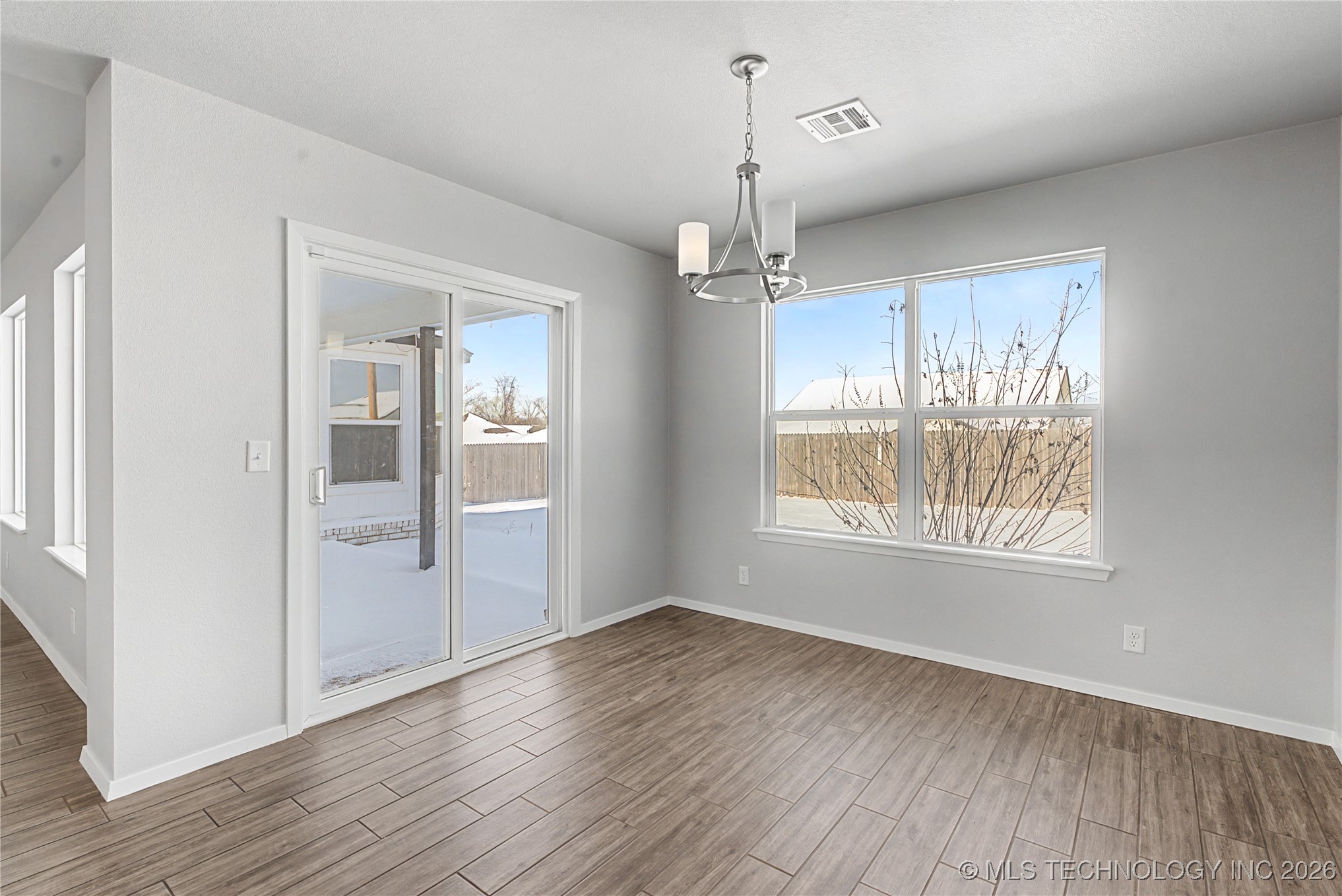 2912 W Charlotte Street Property Photo 13