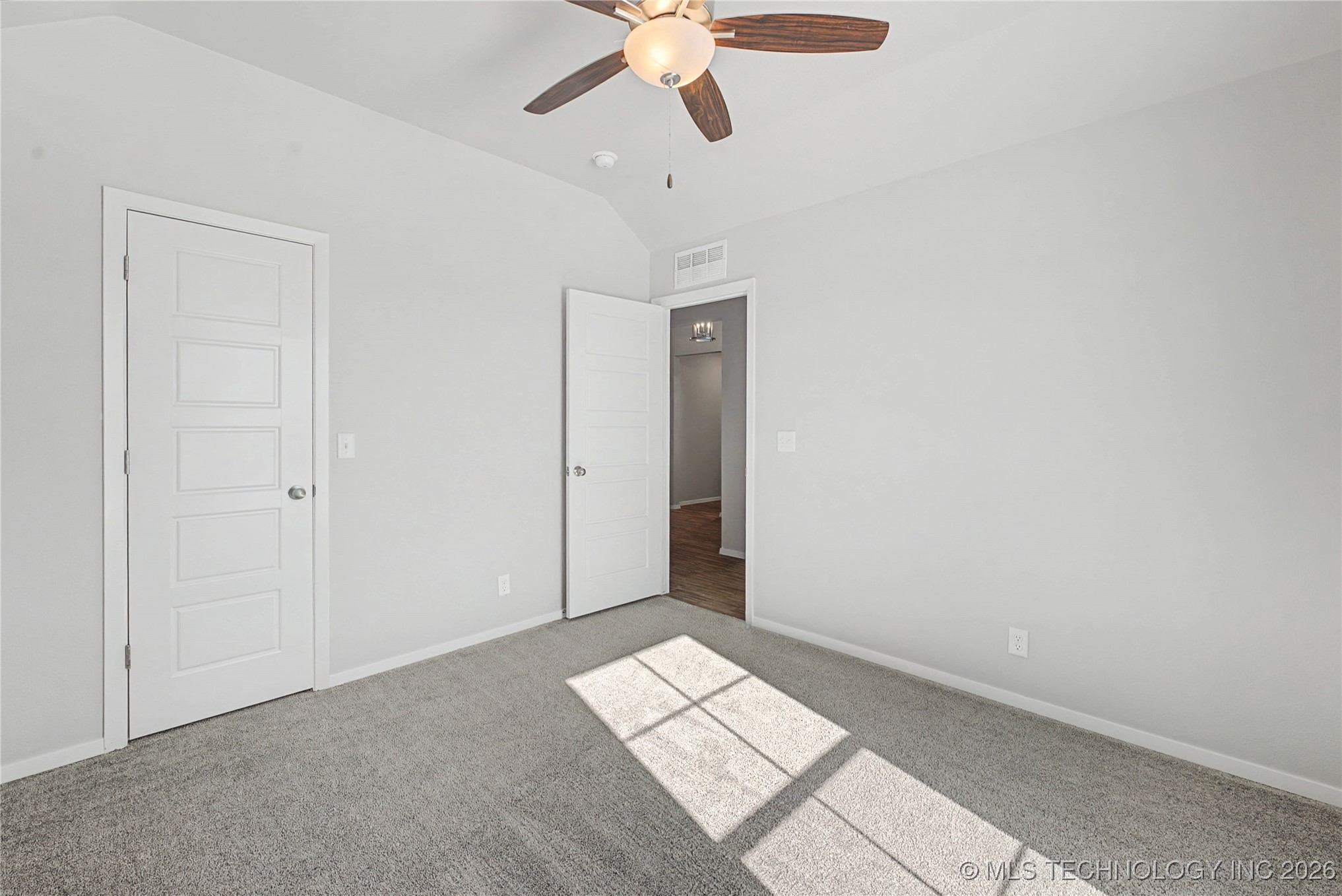 2912 W Charlotte Street Property Photo 22