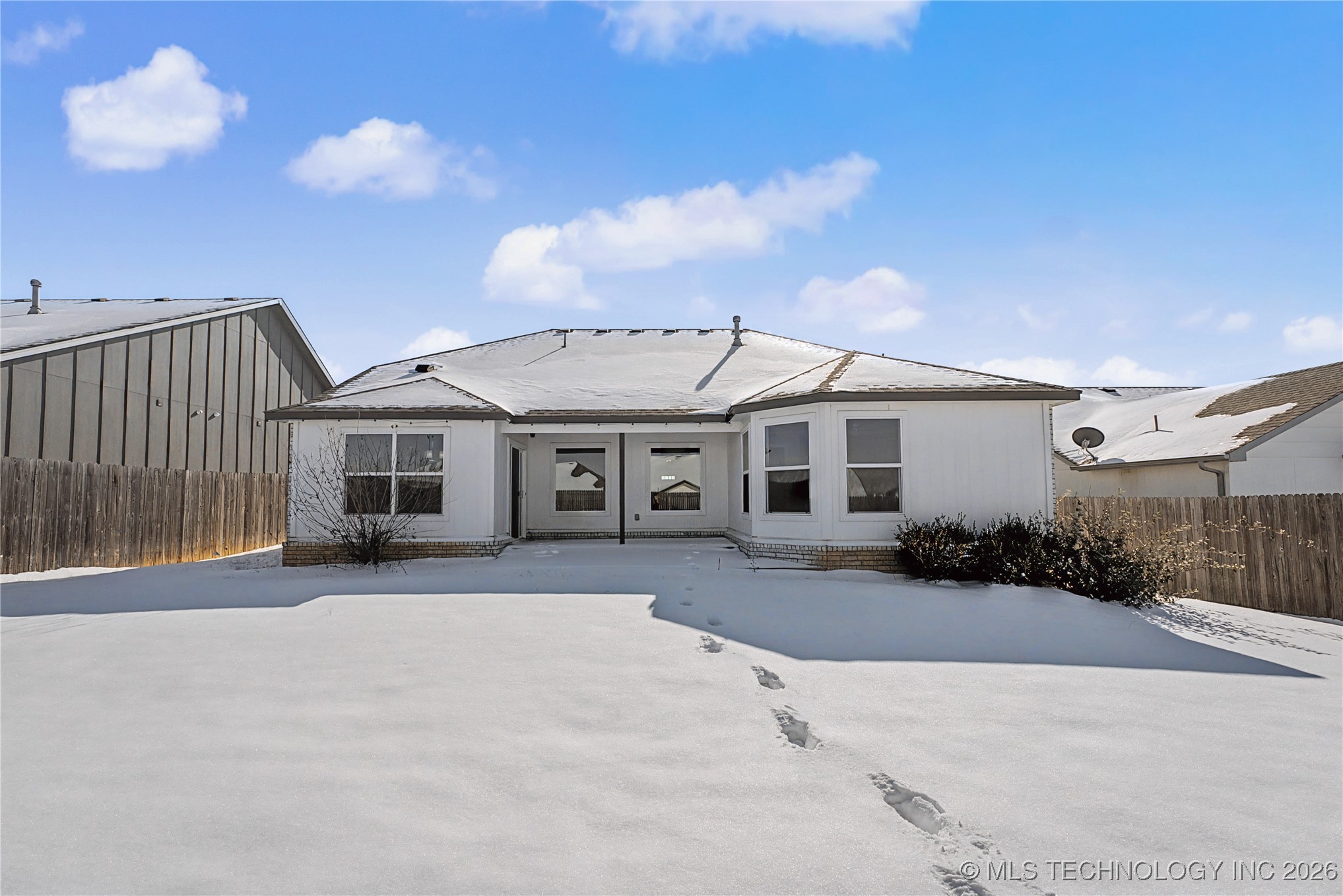 2912 W Charlotte Street Property Photo 24