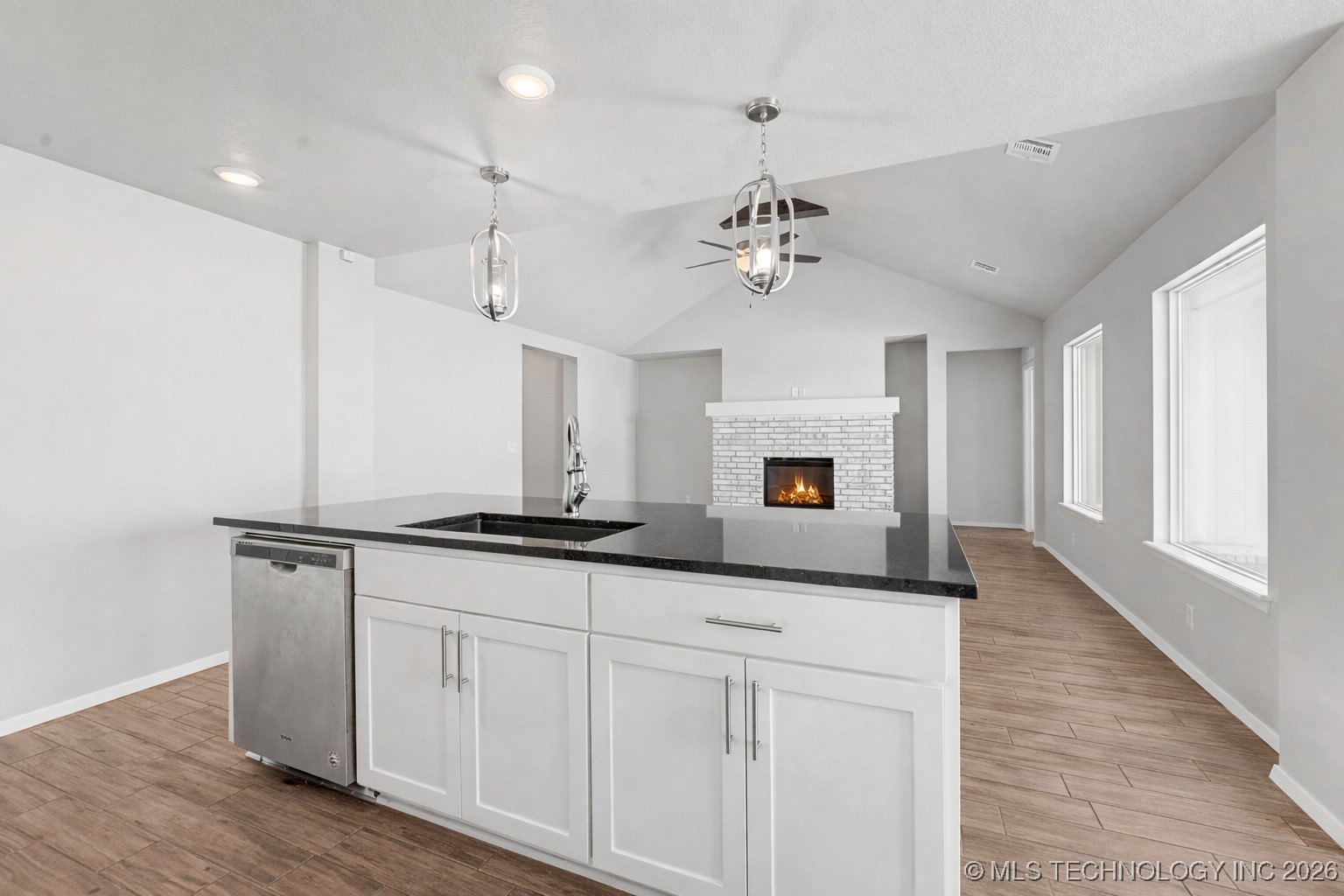 2912 W Charlotte Street Property Photo 31