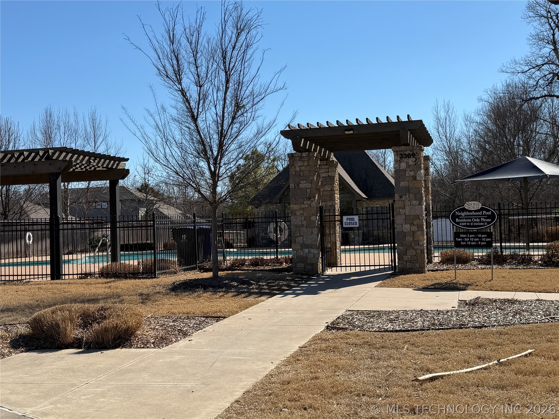 2912 W Charlotte Street Property Photo 36