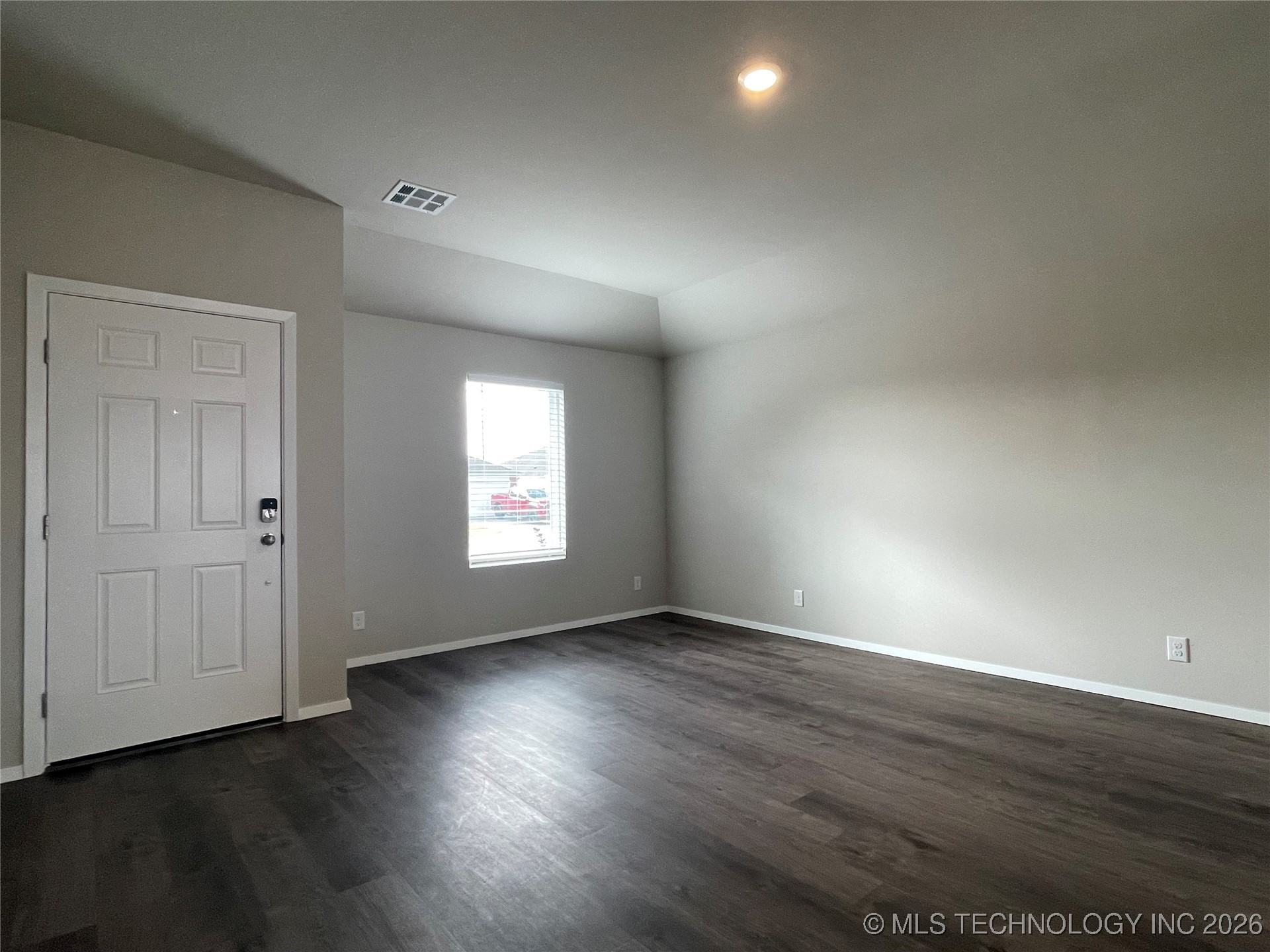 1010 W Lawton Road Property Photo 4