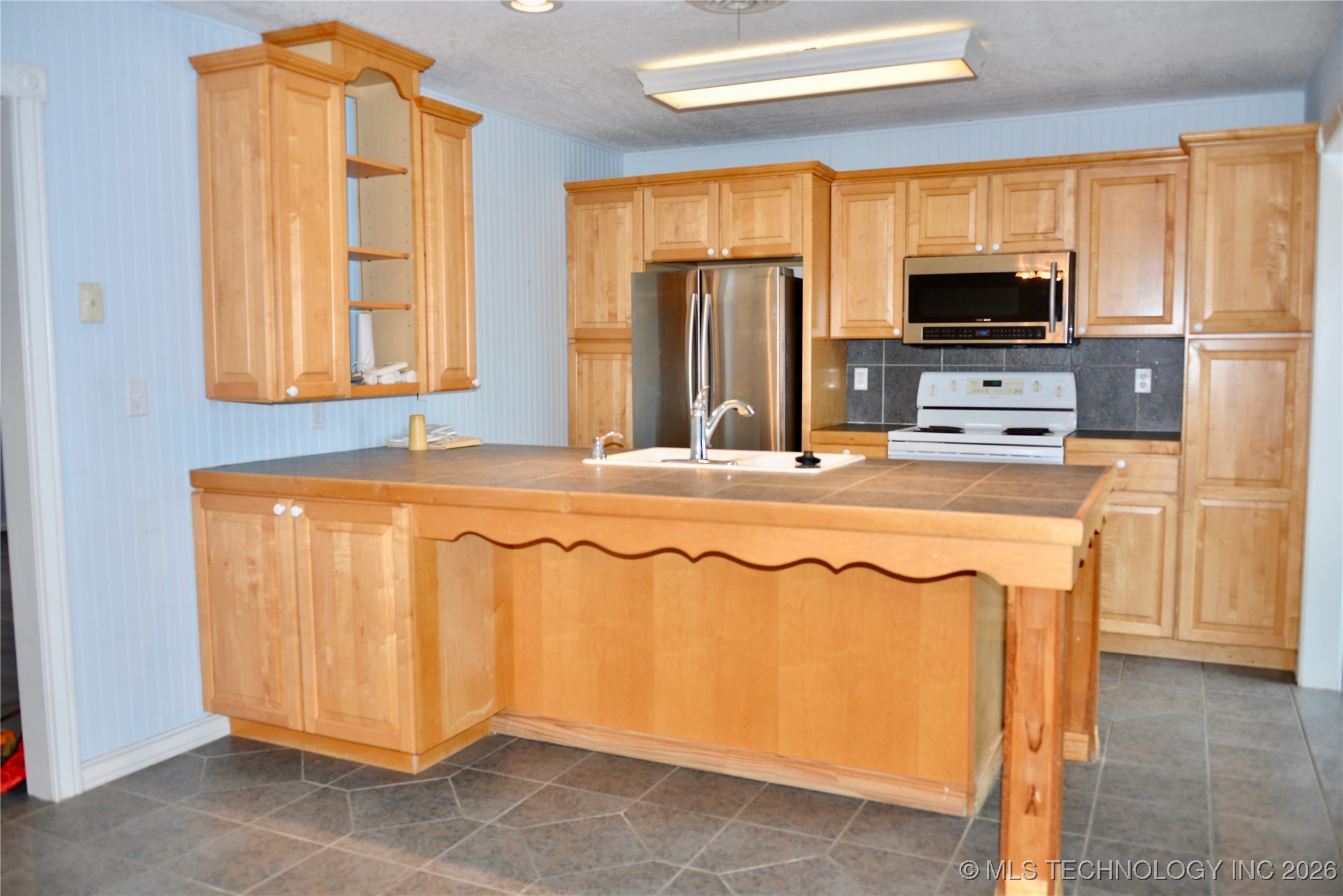 1215 Wade Wells Drive Property Photo 4