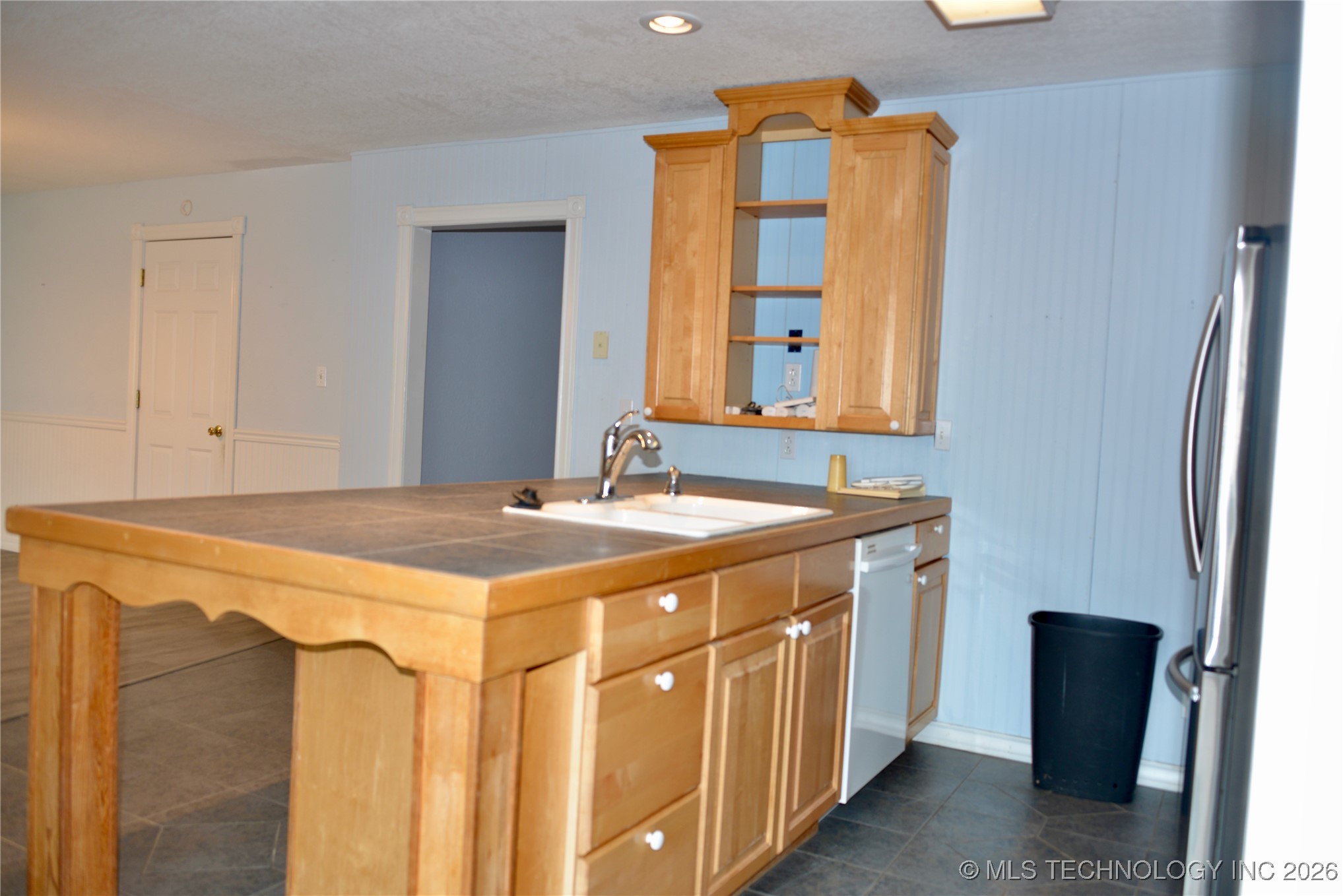 1215 Wade Wells Drive Property Photo 5