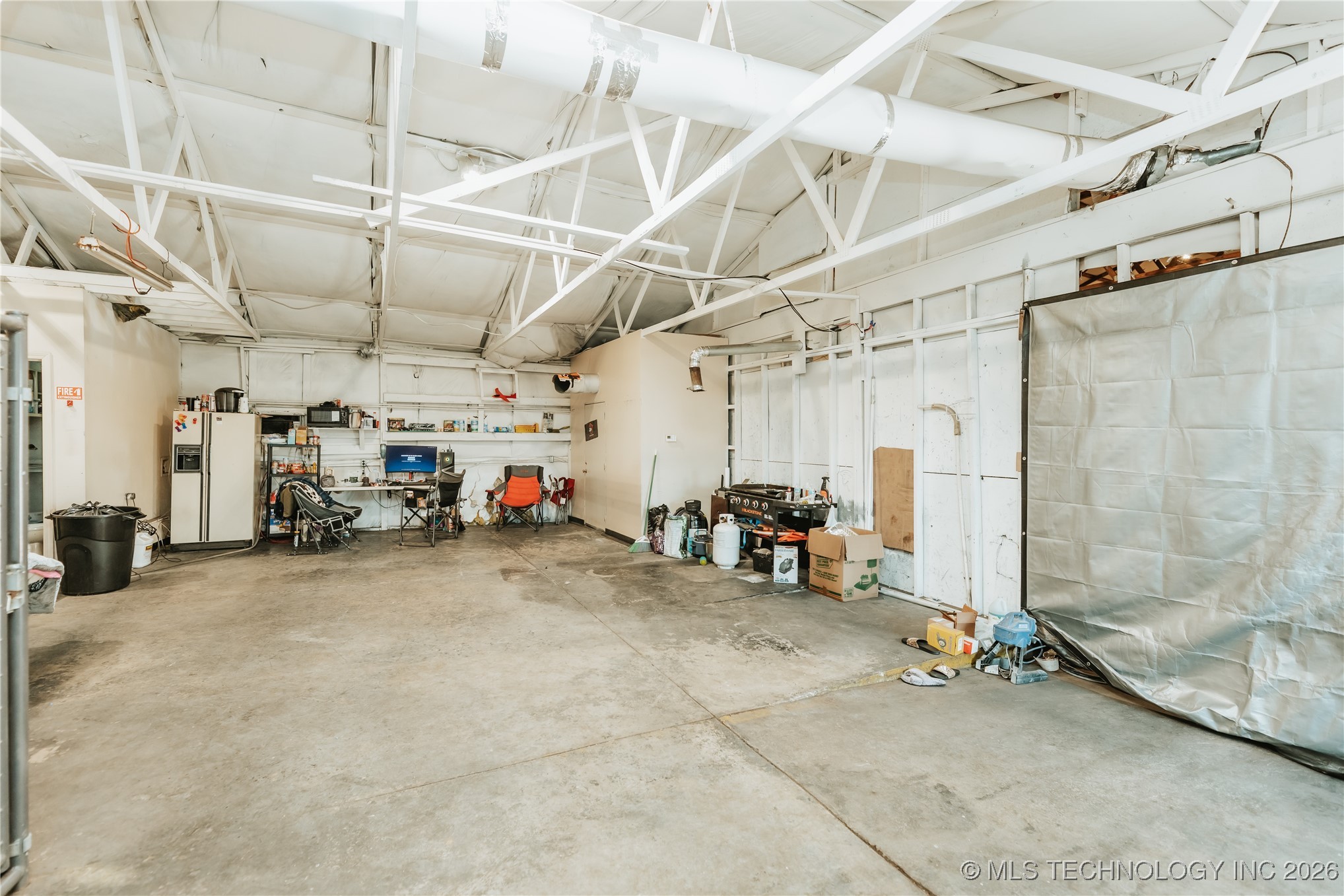 10205 E Tower Property Photo 4