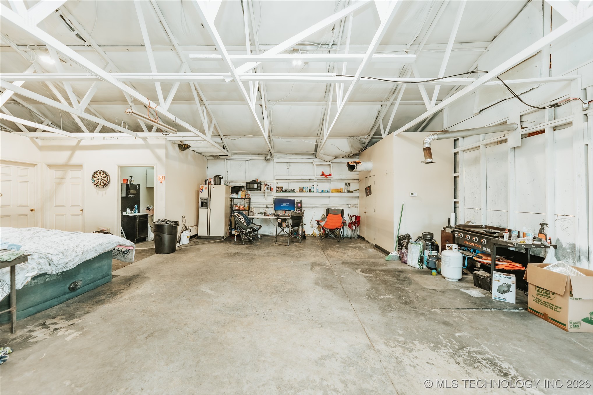 10205 E Tower Property Photo 5