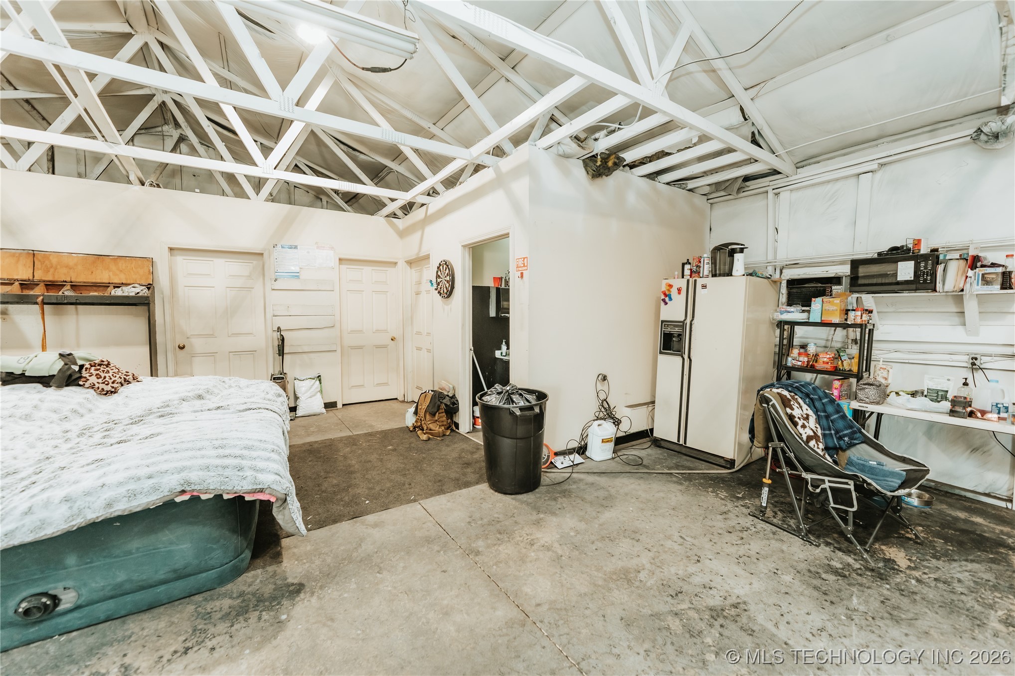 10205 E Tower Property Photo 6