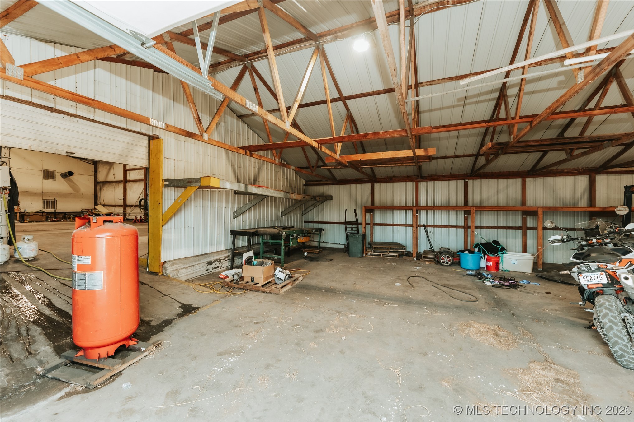 10205 E Tower Property Photo 13