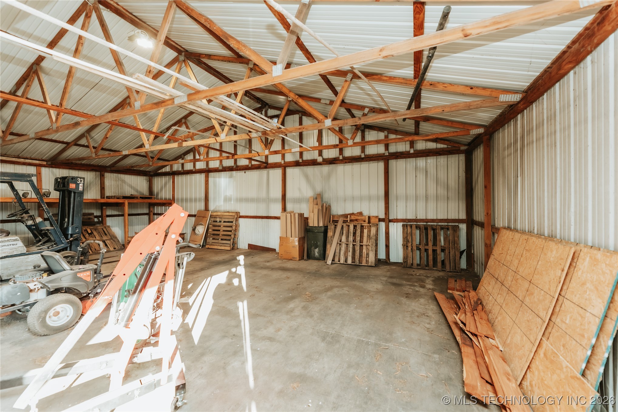 10205 E Tower Property Photo 14