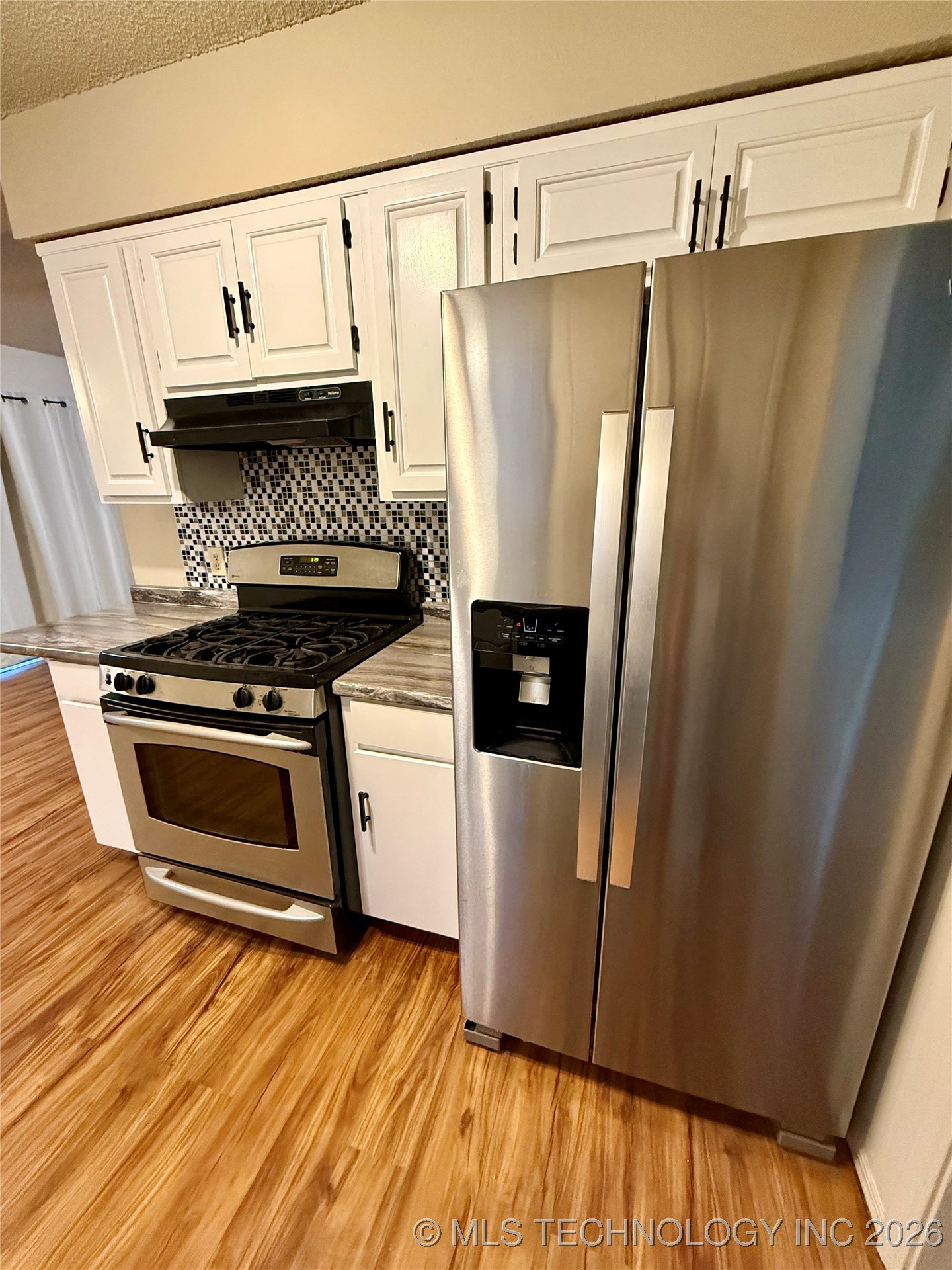 4609 S Date Avenue Property Photo 4