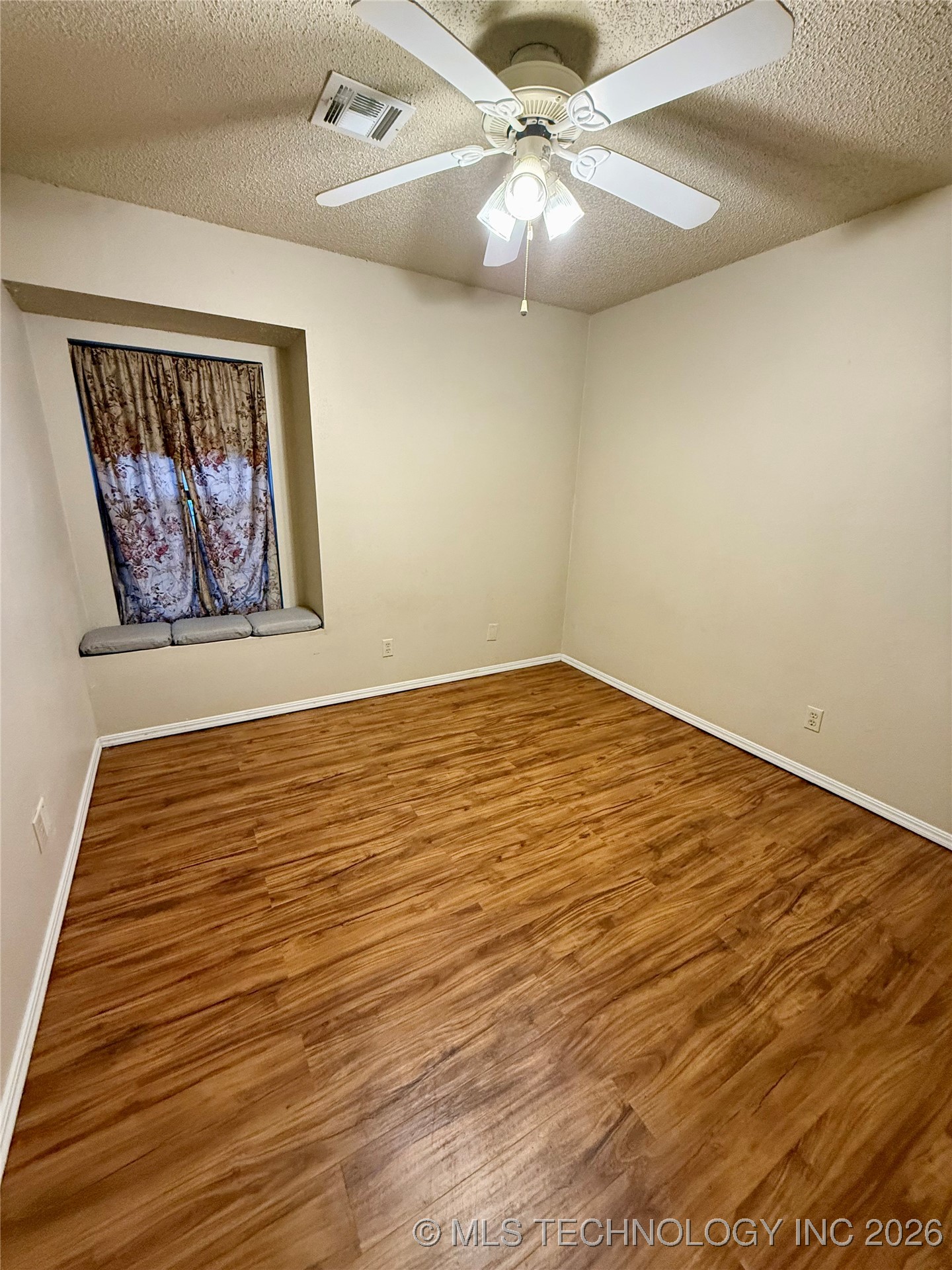 4609 S Date Avenue Property Photo 8