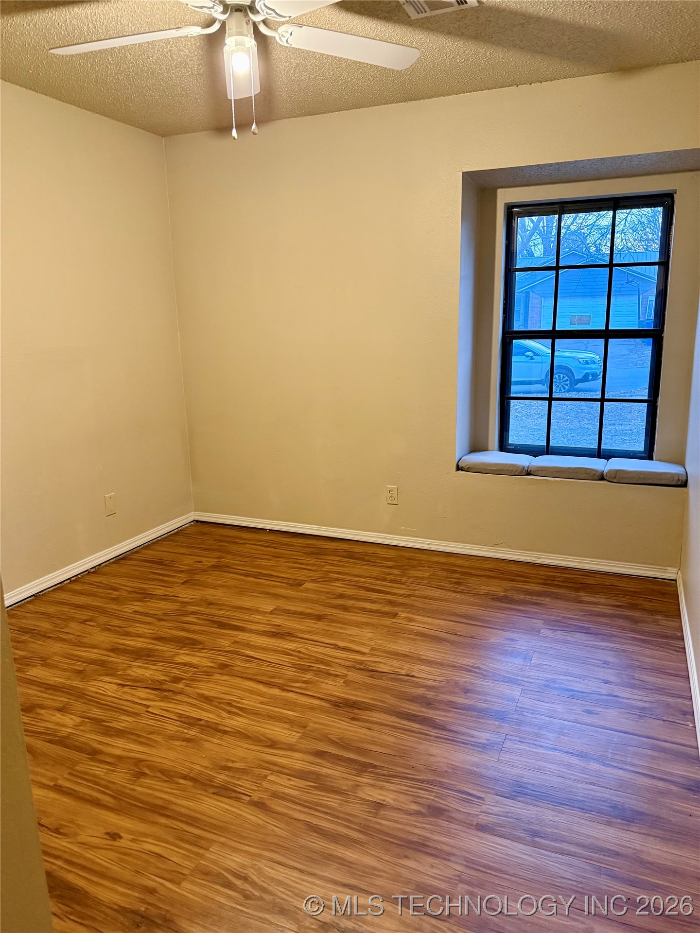 4609 S Date Avenue Property Photo 9