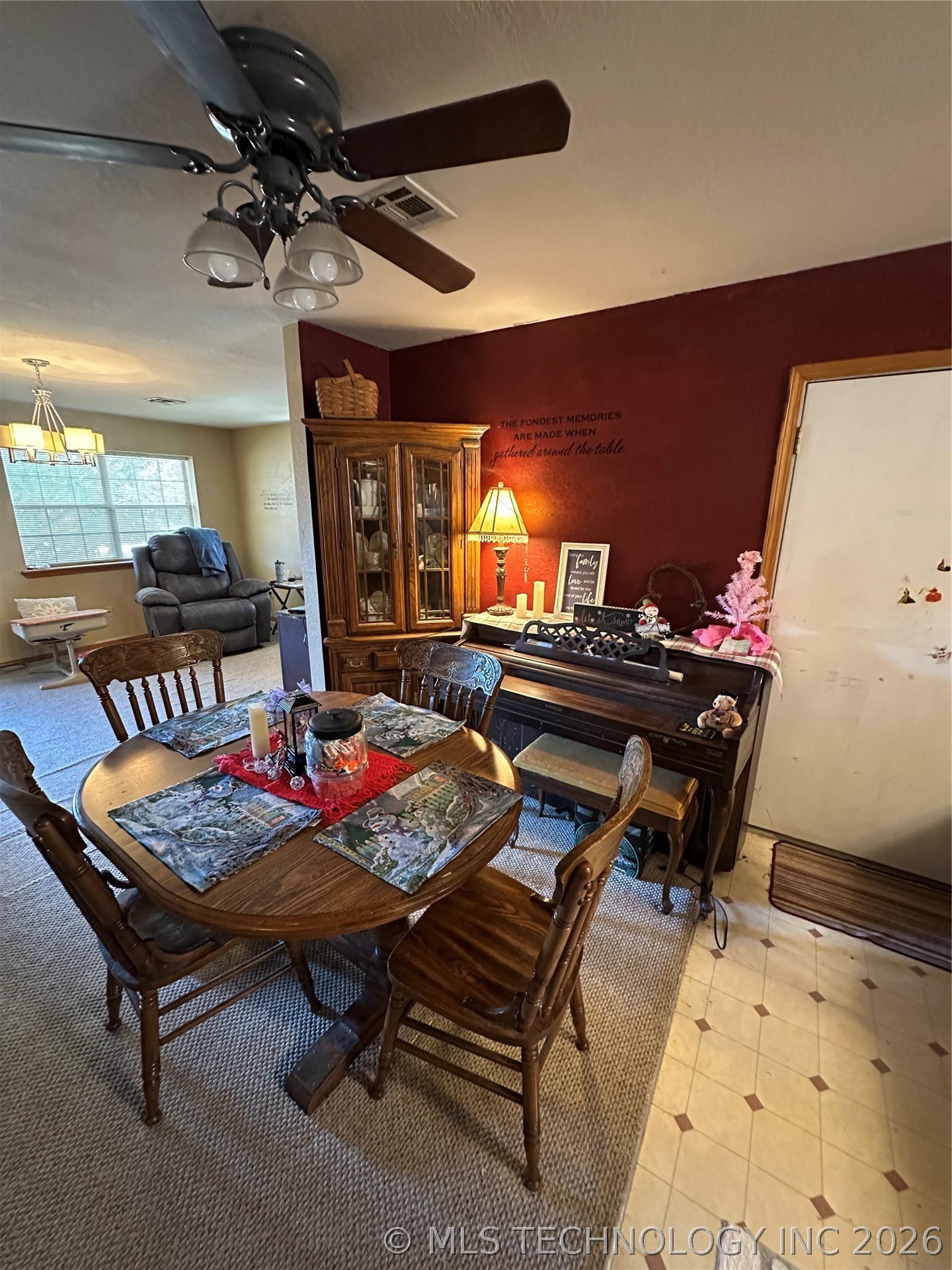 1135 Cravens Property Photo 4