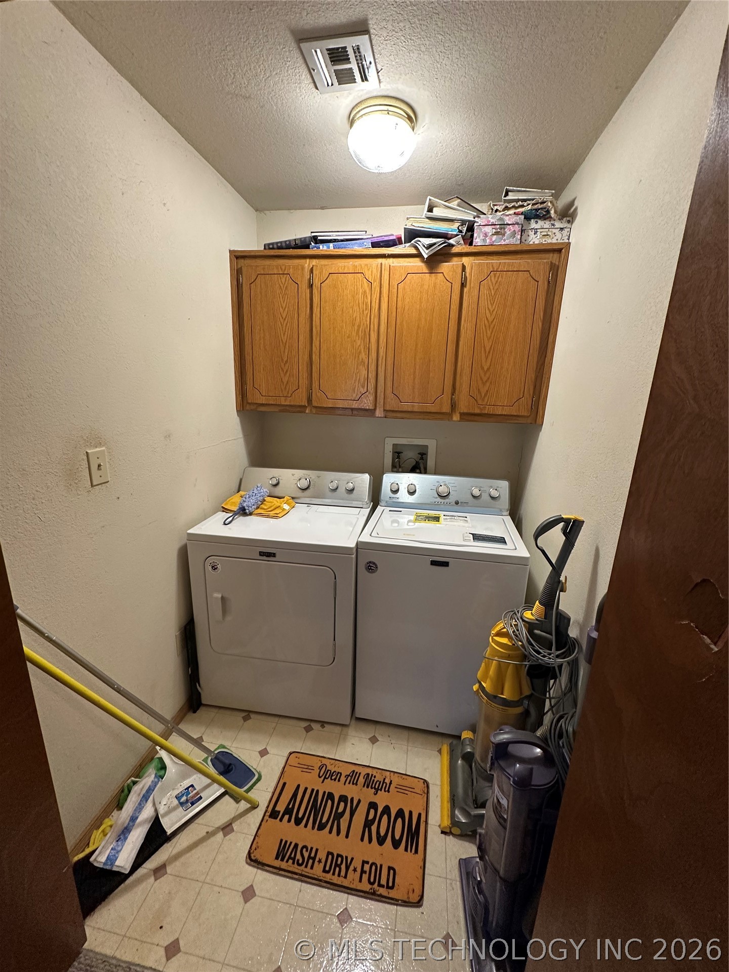 1135 Cravens Property Photo 8