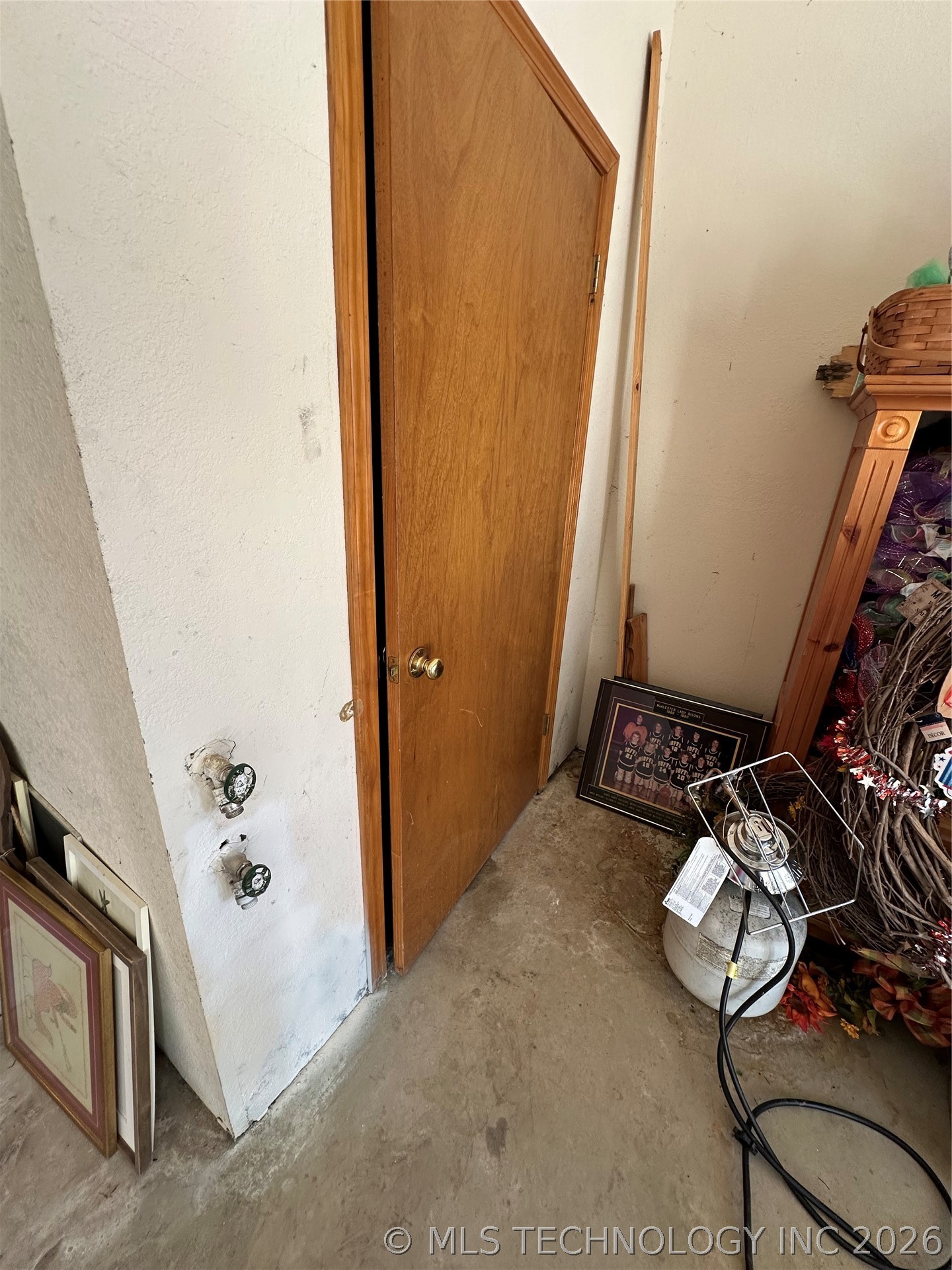 1135 Cravens Property Photo 18