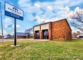 245 S Hwy 169 Street Property Photo 4