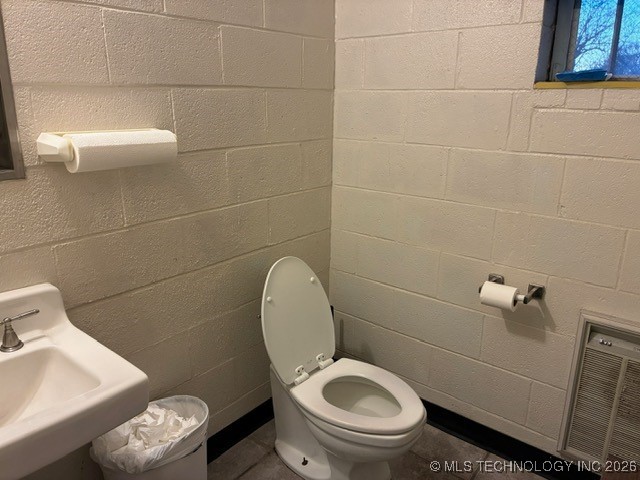 245 S Hwy 169 Street Property Photo 22