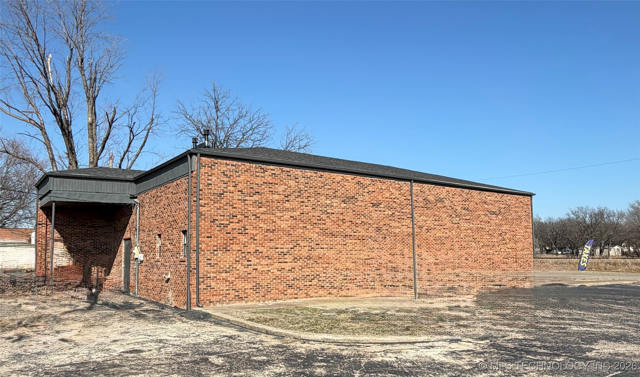 245 S Hwy 169 Street Property Photo 29