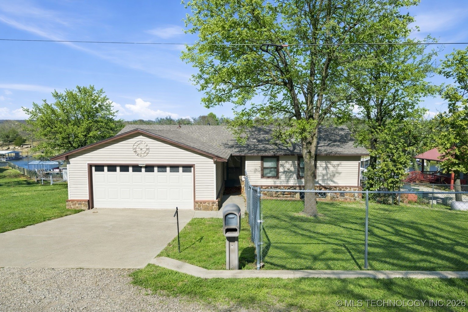 429833 E 1156 Road Property Photo 3