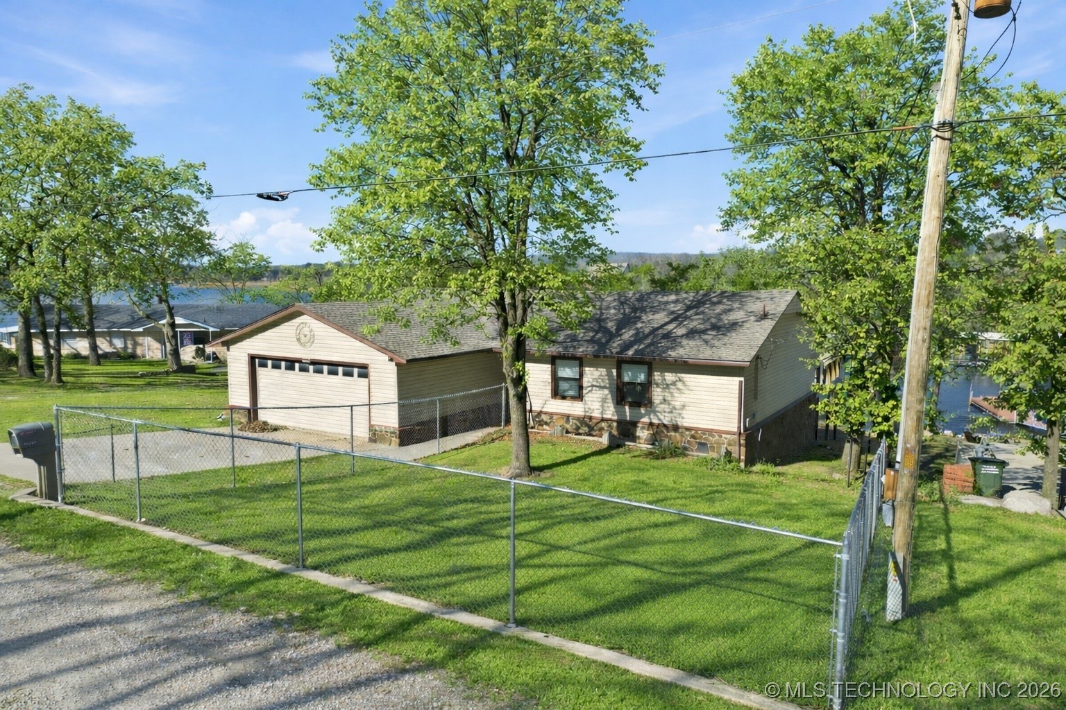 429833 E 1156 Road Property Photo 4