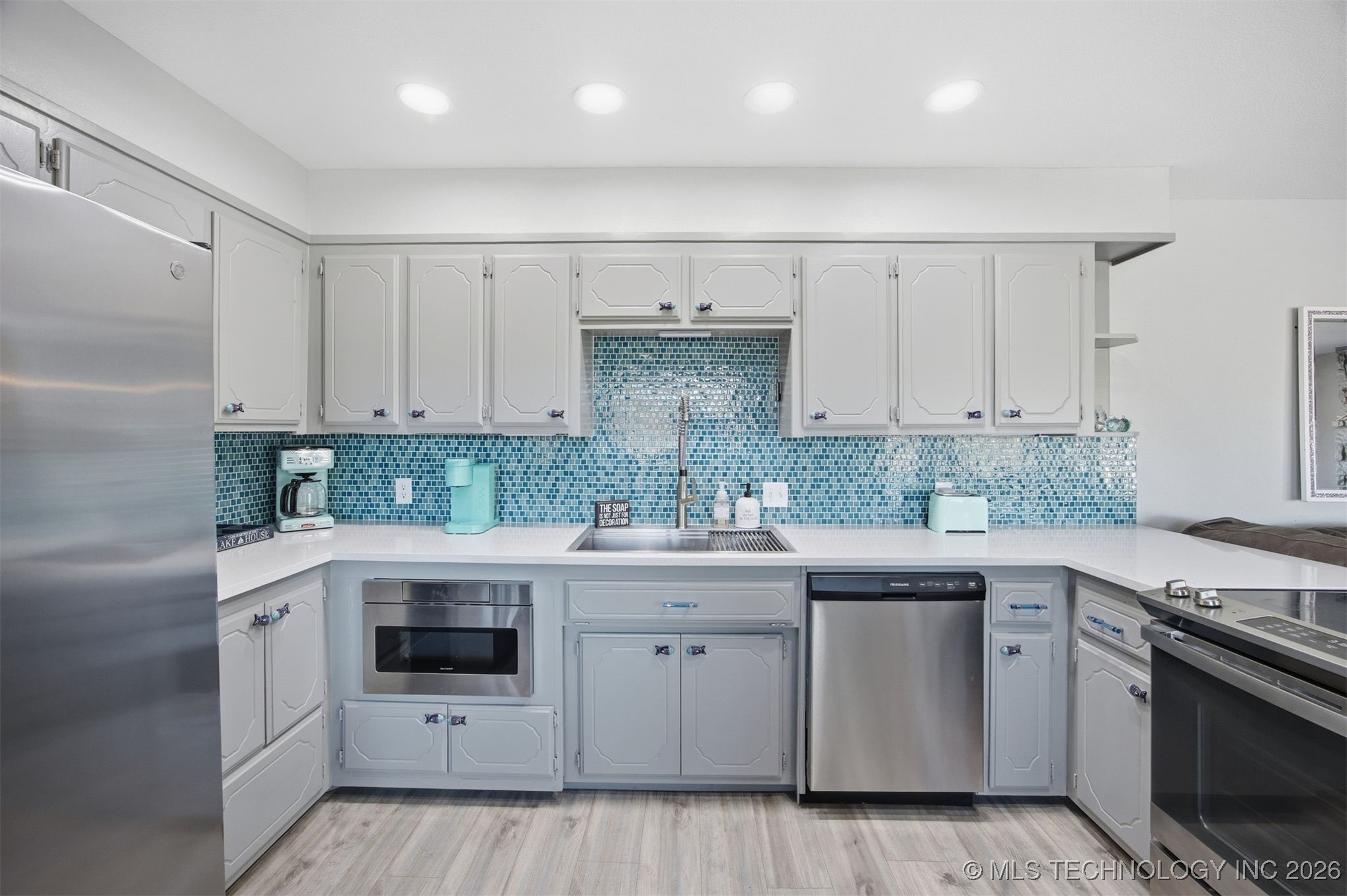 429833 E 1156 Road Property Photo 9