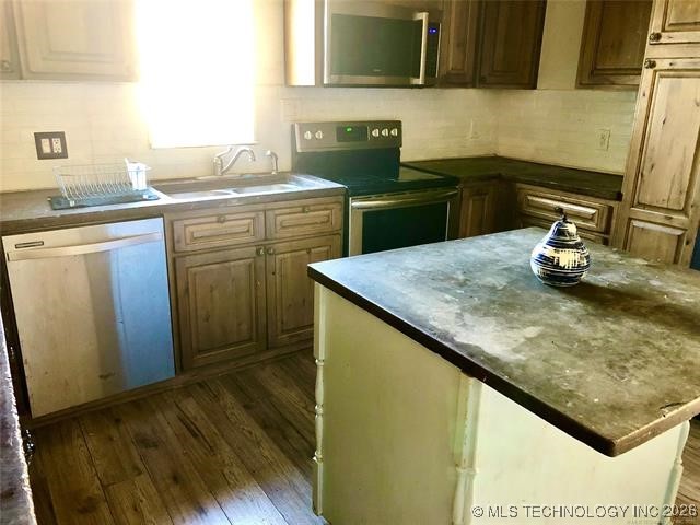 1301 E Ash Street Property Photo 2