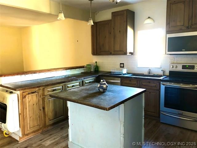 1301 E Ash Street Property Photo 3