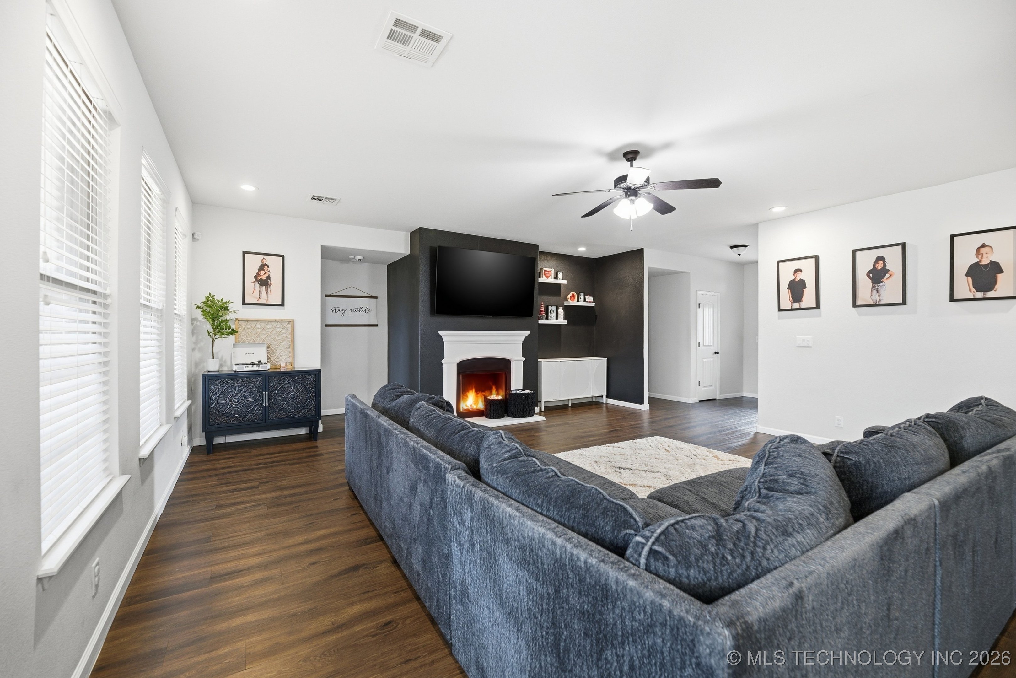 20601 E 32nd Street S Property Photo 2