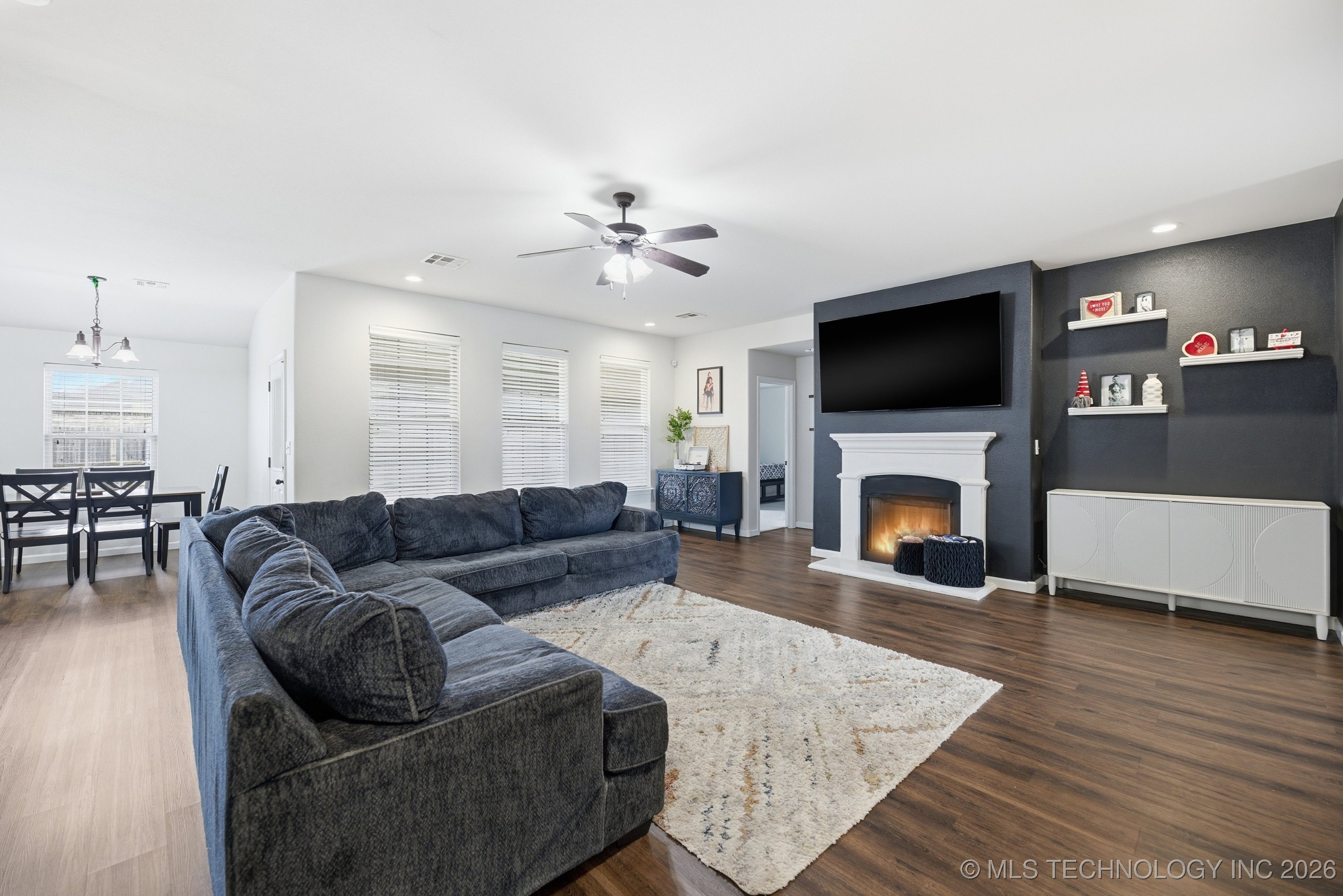 20601 E 32nd Street S Property Photo 3