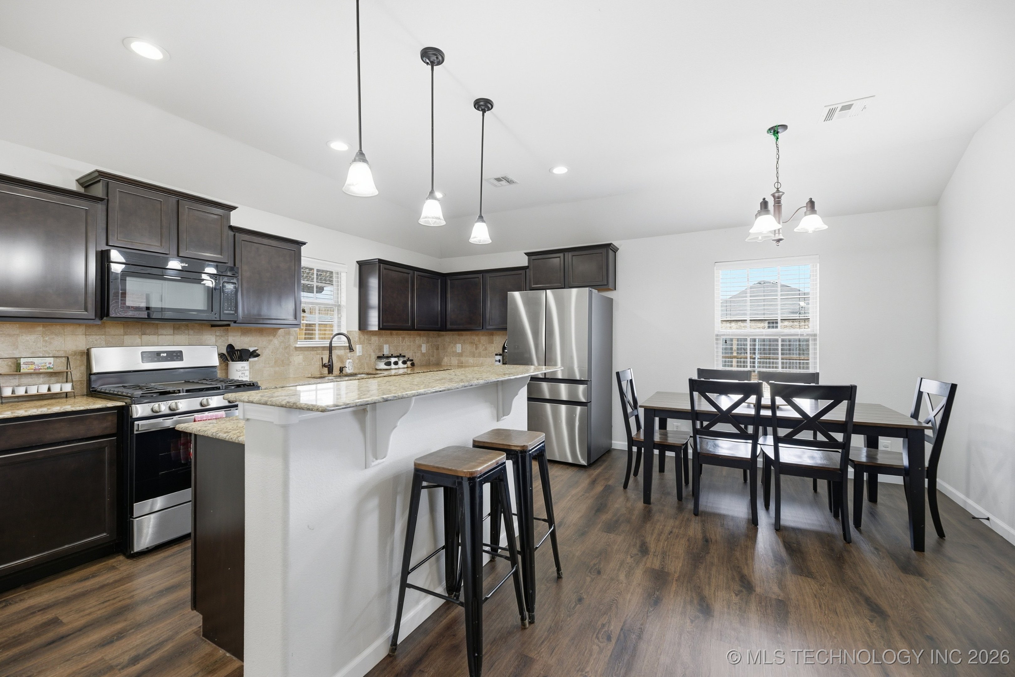 20601 E 32nd Street S Property Photo 6